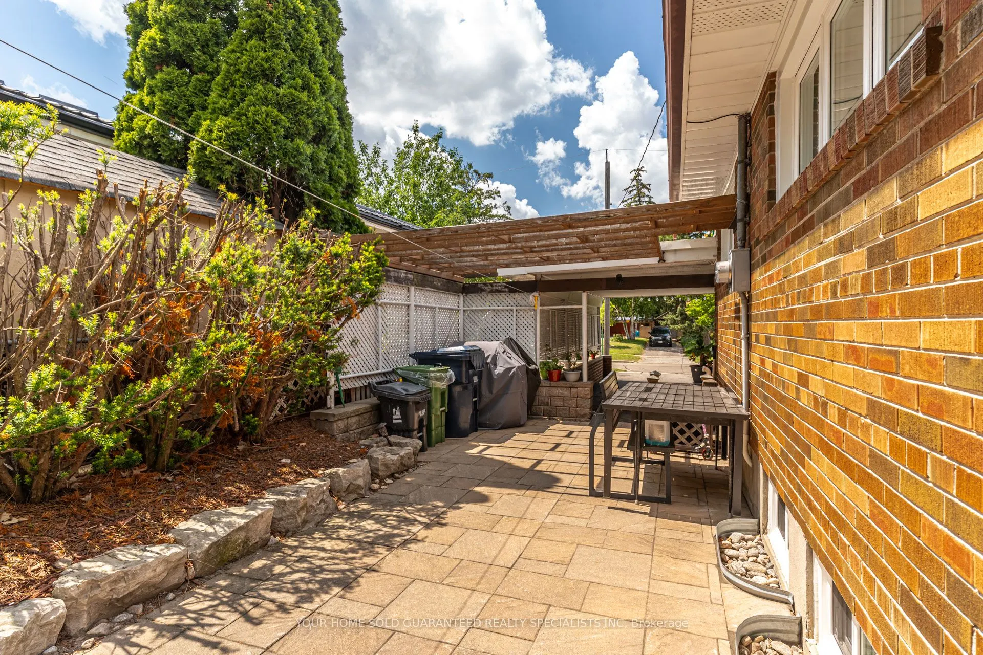 5 Hallow Crescent
