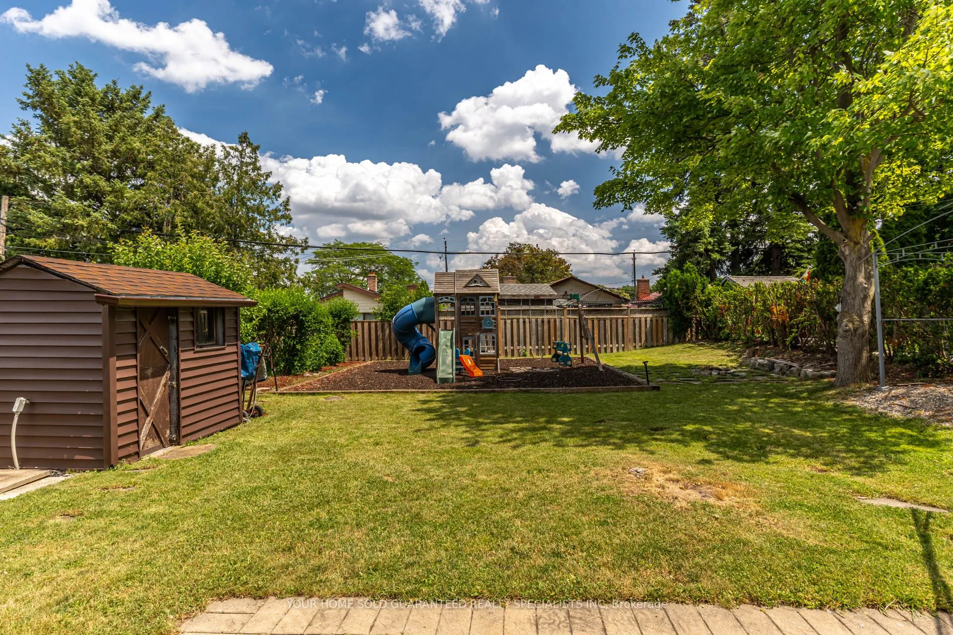 5 Hallow Crescent