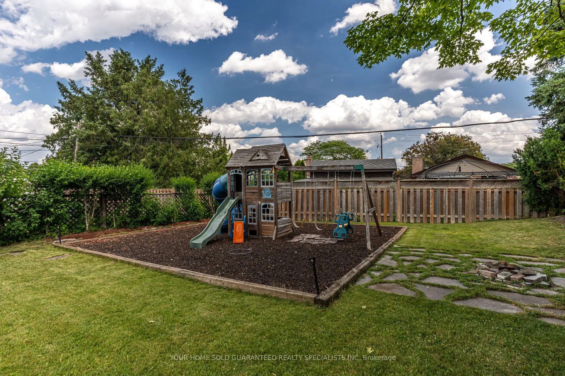 5 Hallow Crescent