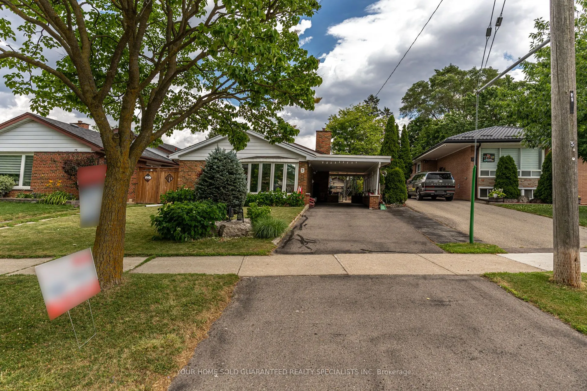 5 Hallow Crescent