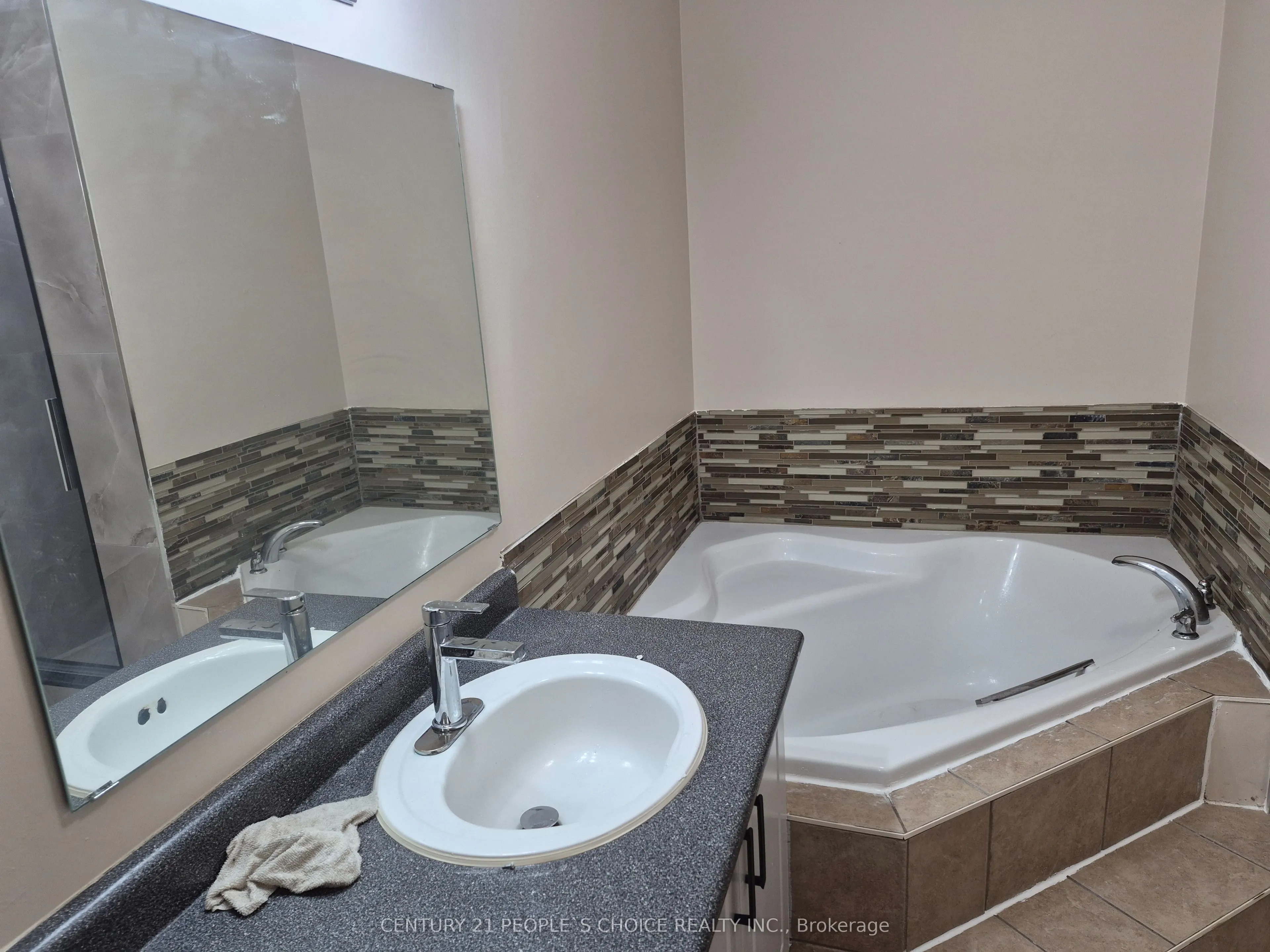 383 Jay Crescent #Upper