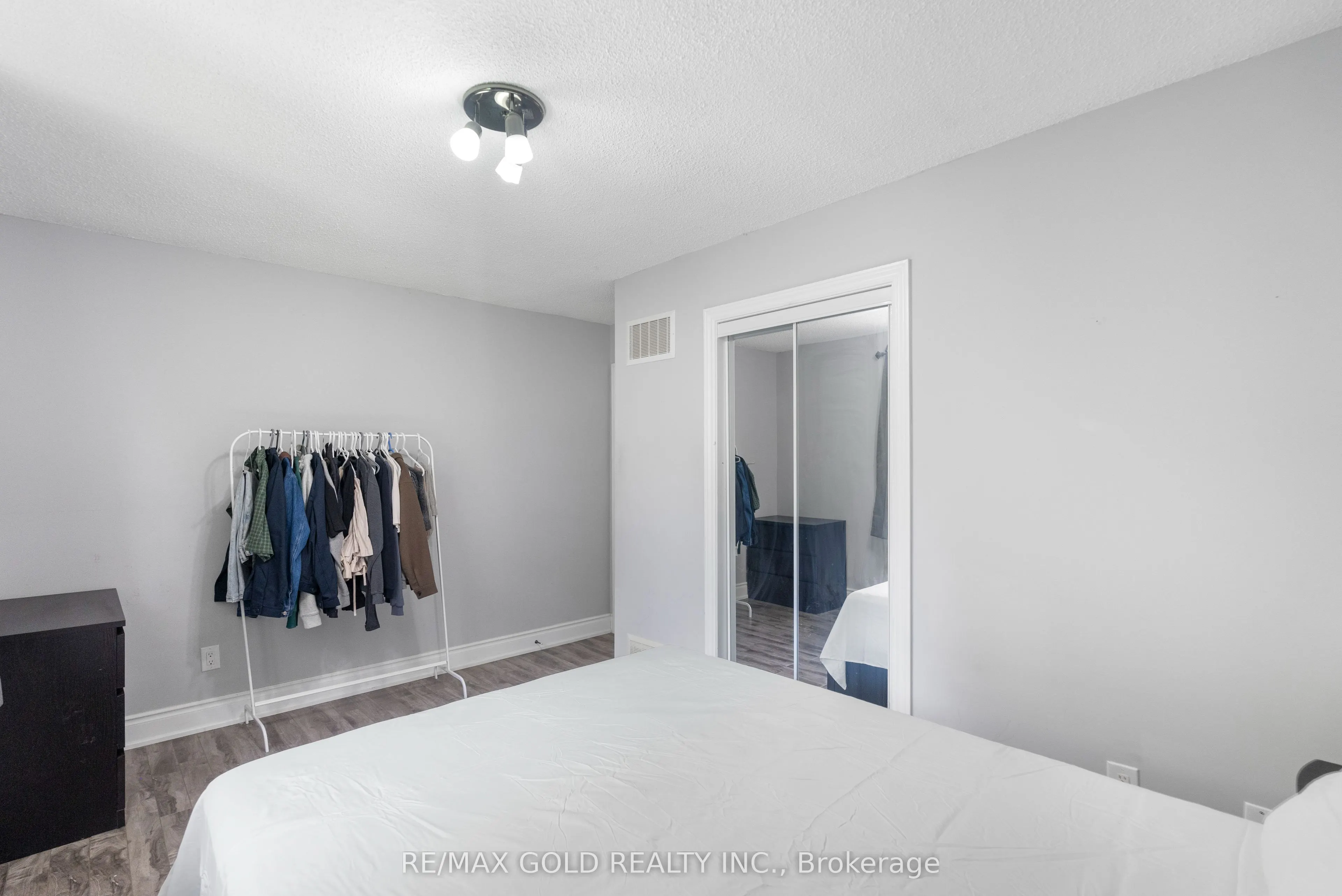 48 Maidstone Crescent