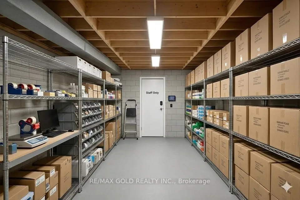 136 Guelph Street #2