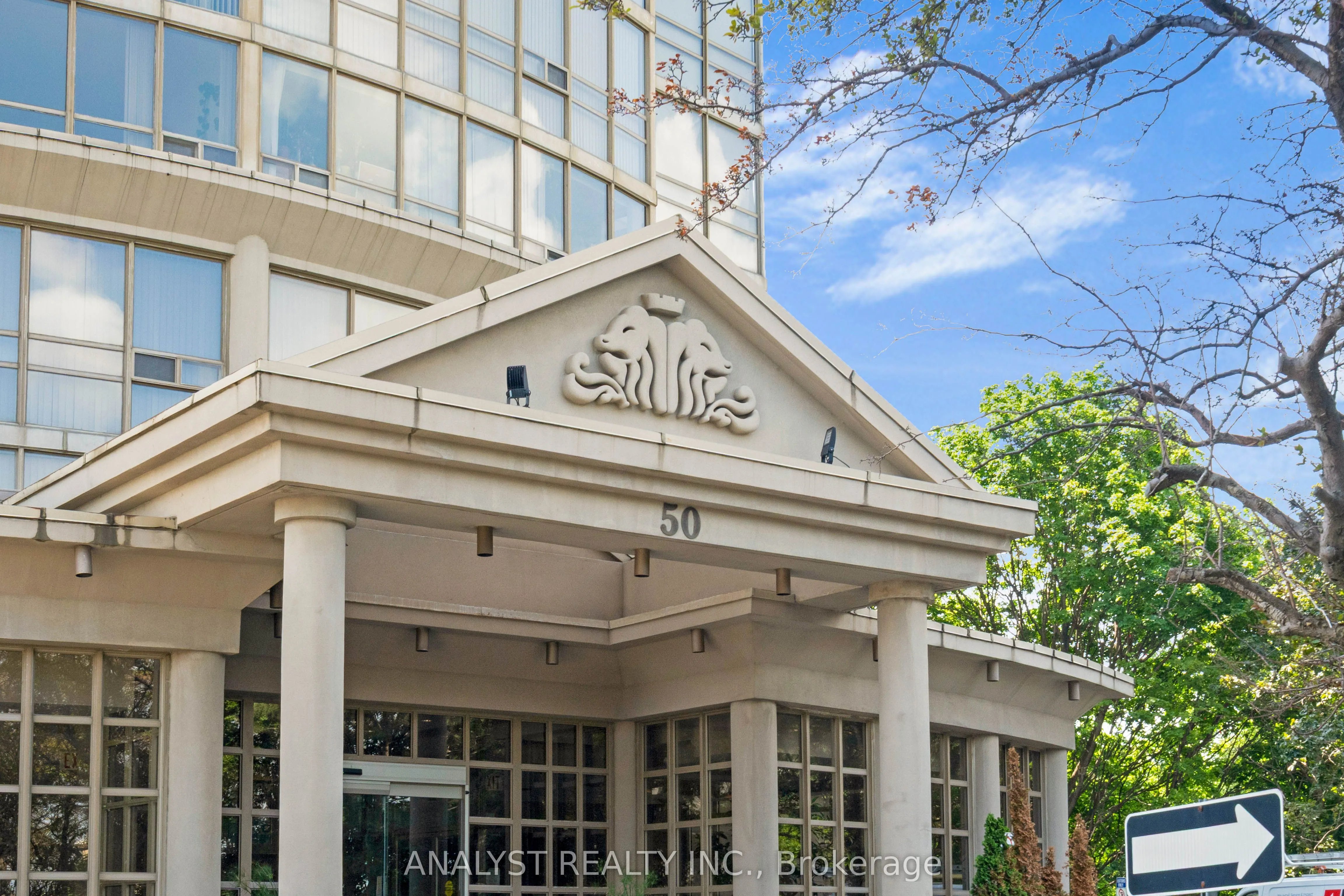 50 Eglinton Avenue W #909