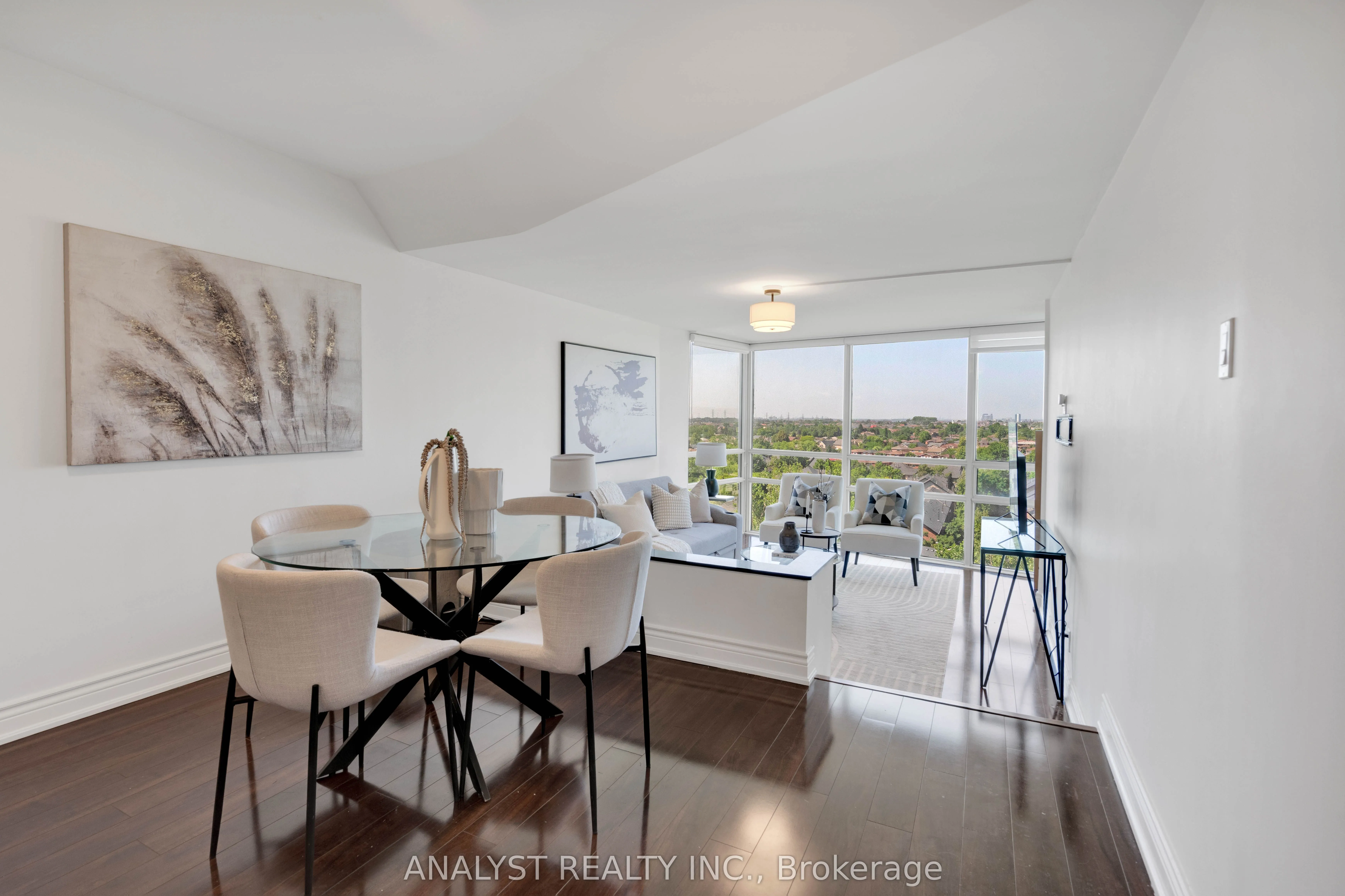 50 Eglinton Avenue W #909