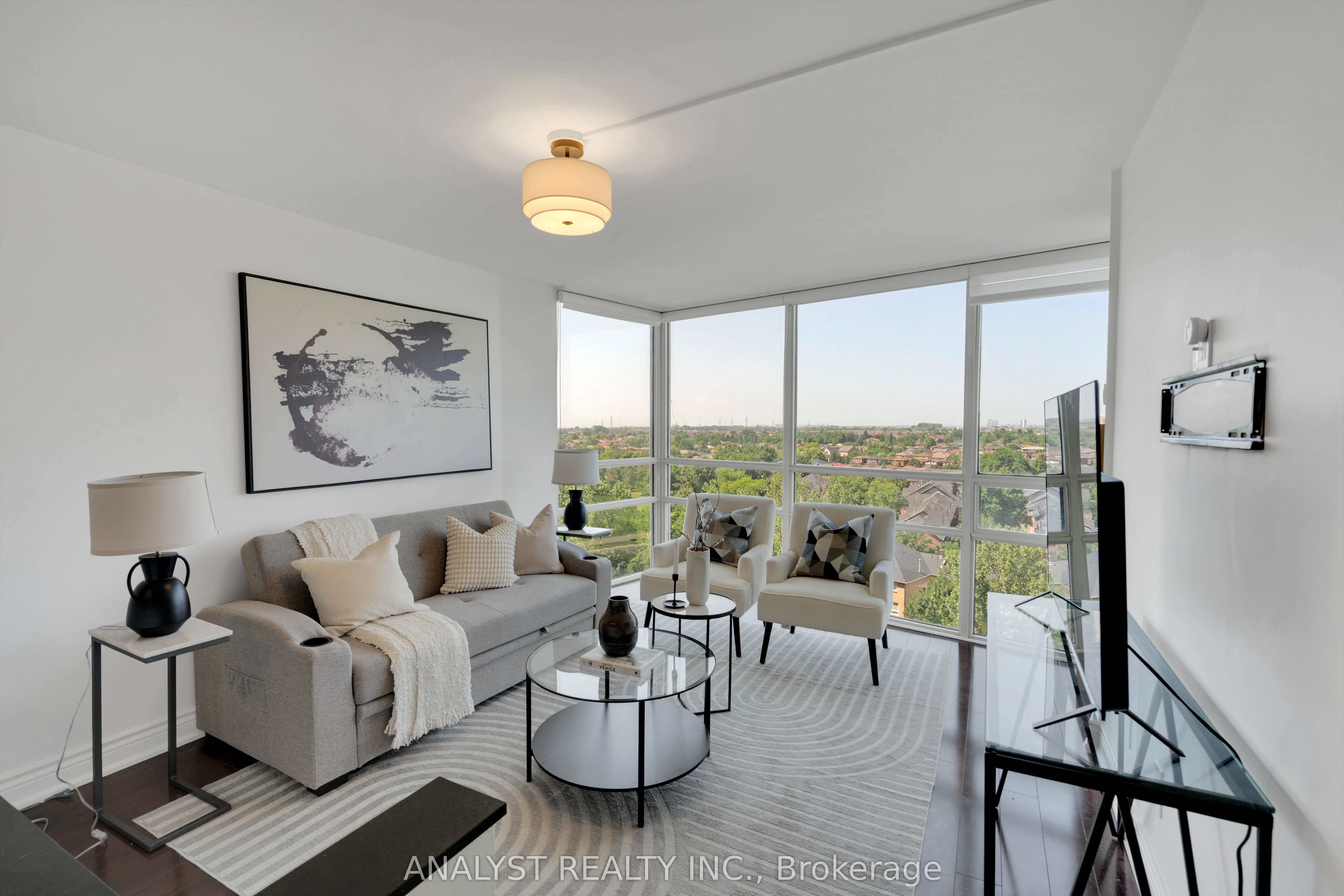 50 Eglinton Avenue W #909
