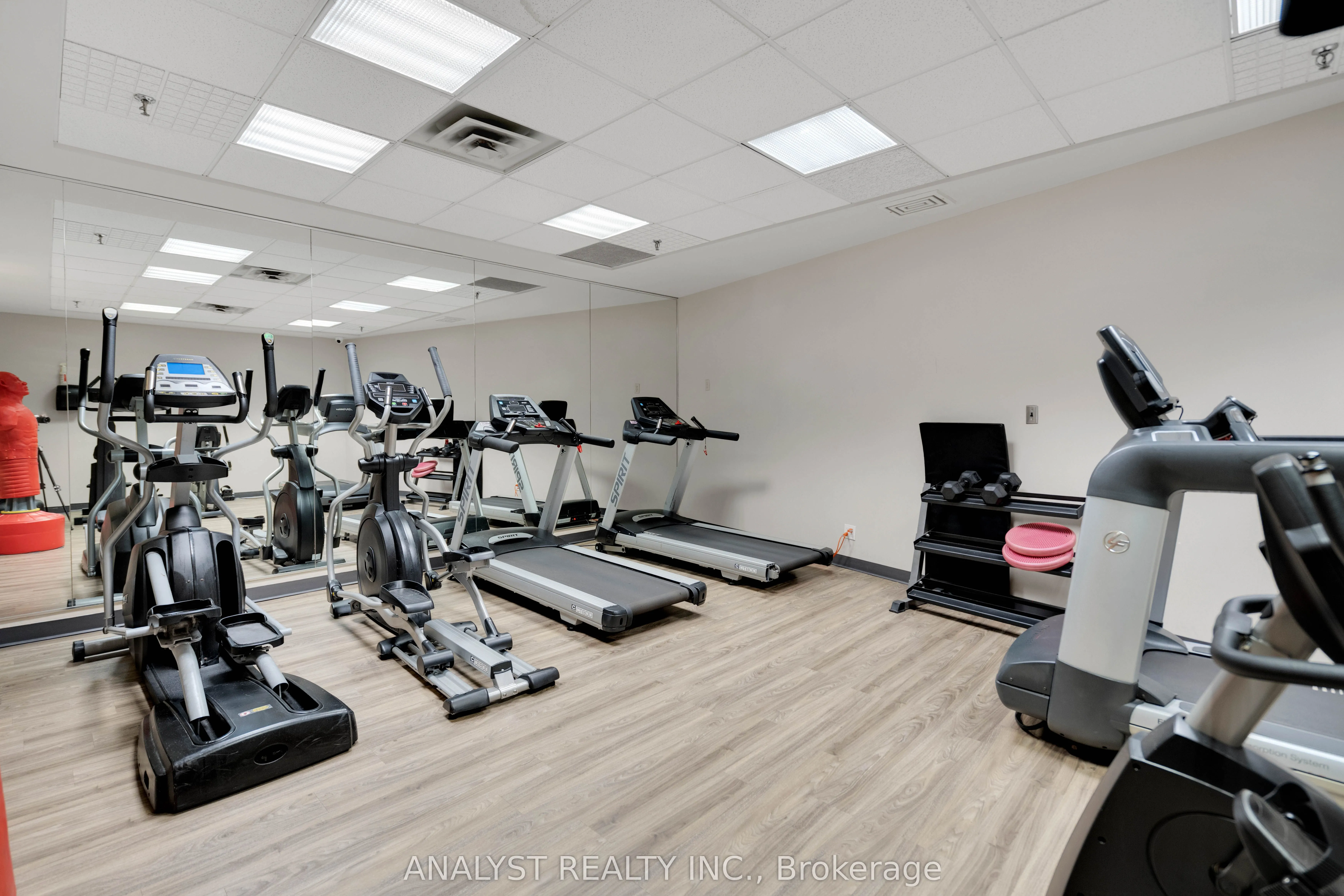 50 Eglinton Avenue W #909