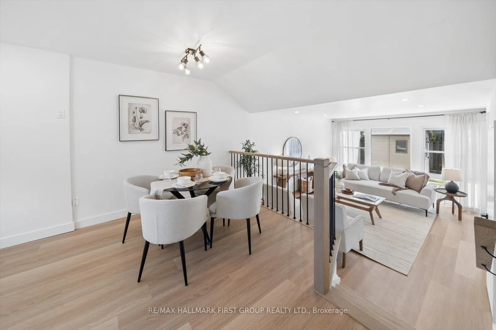 30 Venetian Crescent #128
