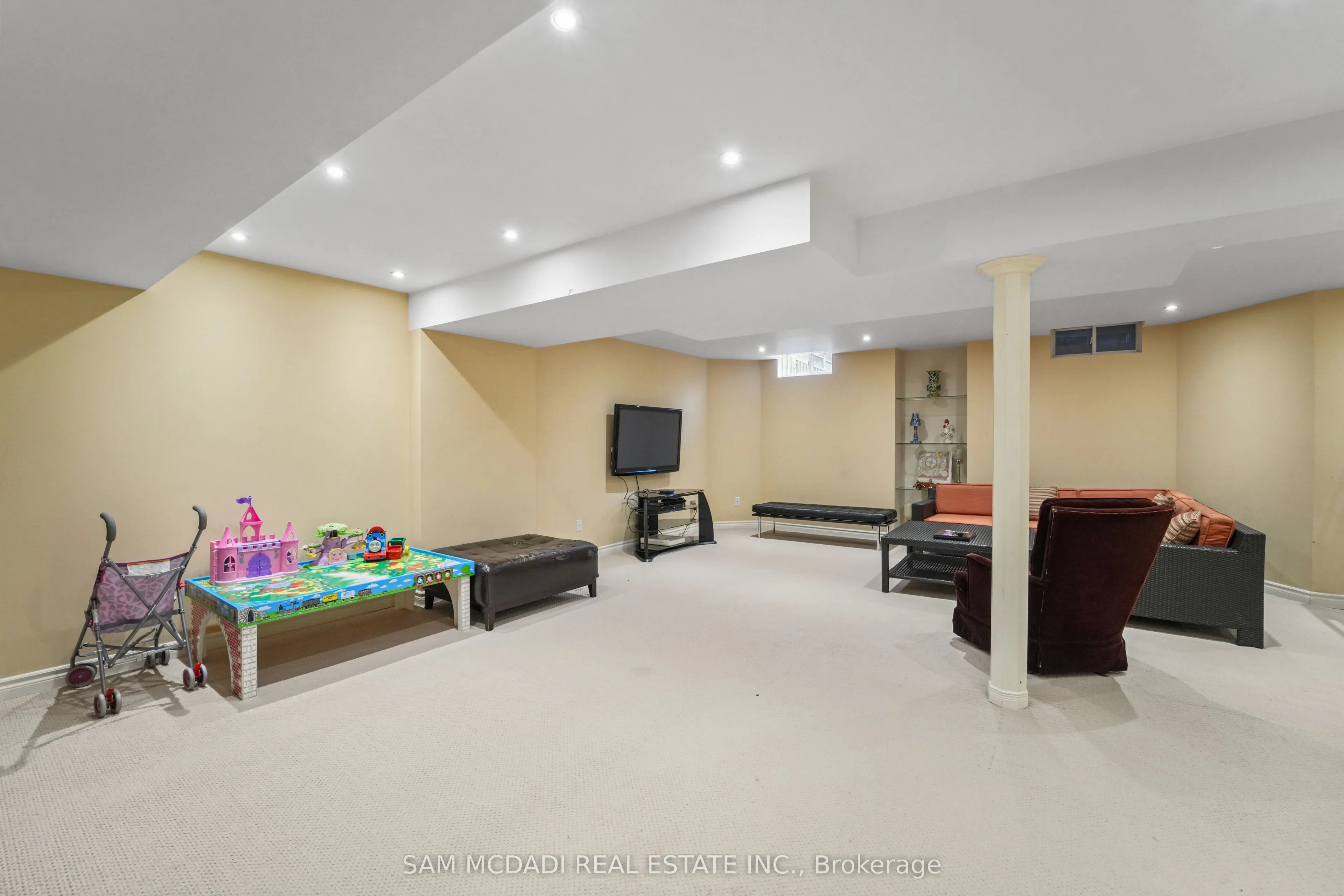 3352 Erin Centre Boulevard