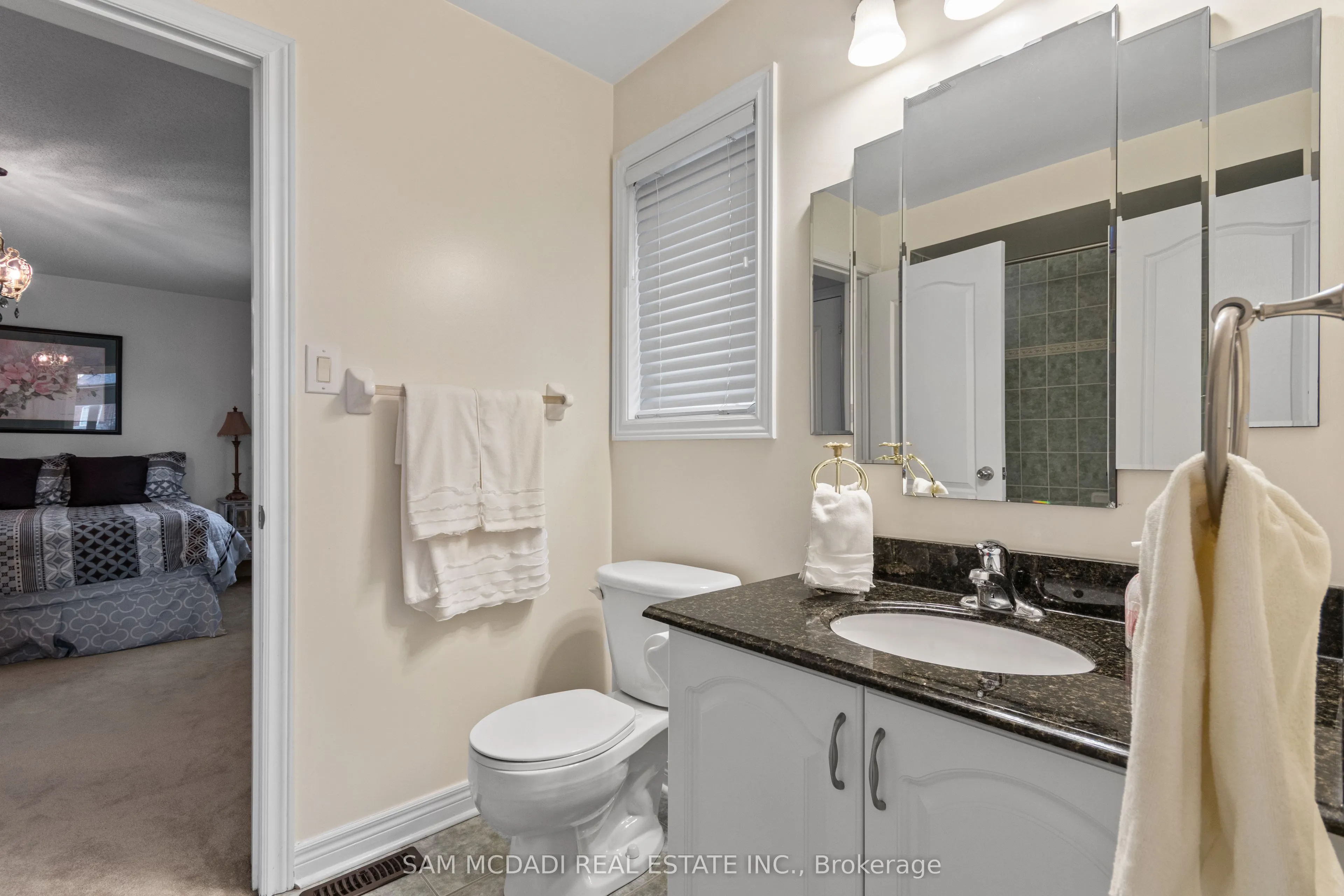 3352 Erin Centre Boulevard