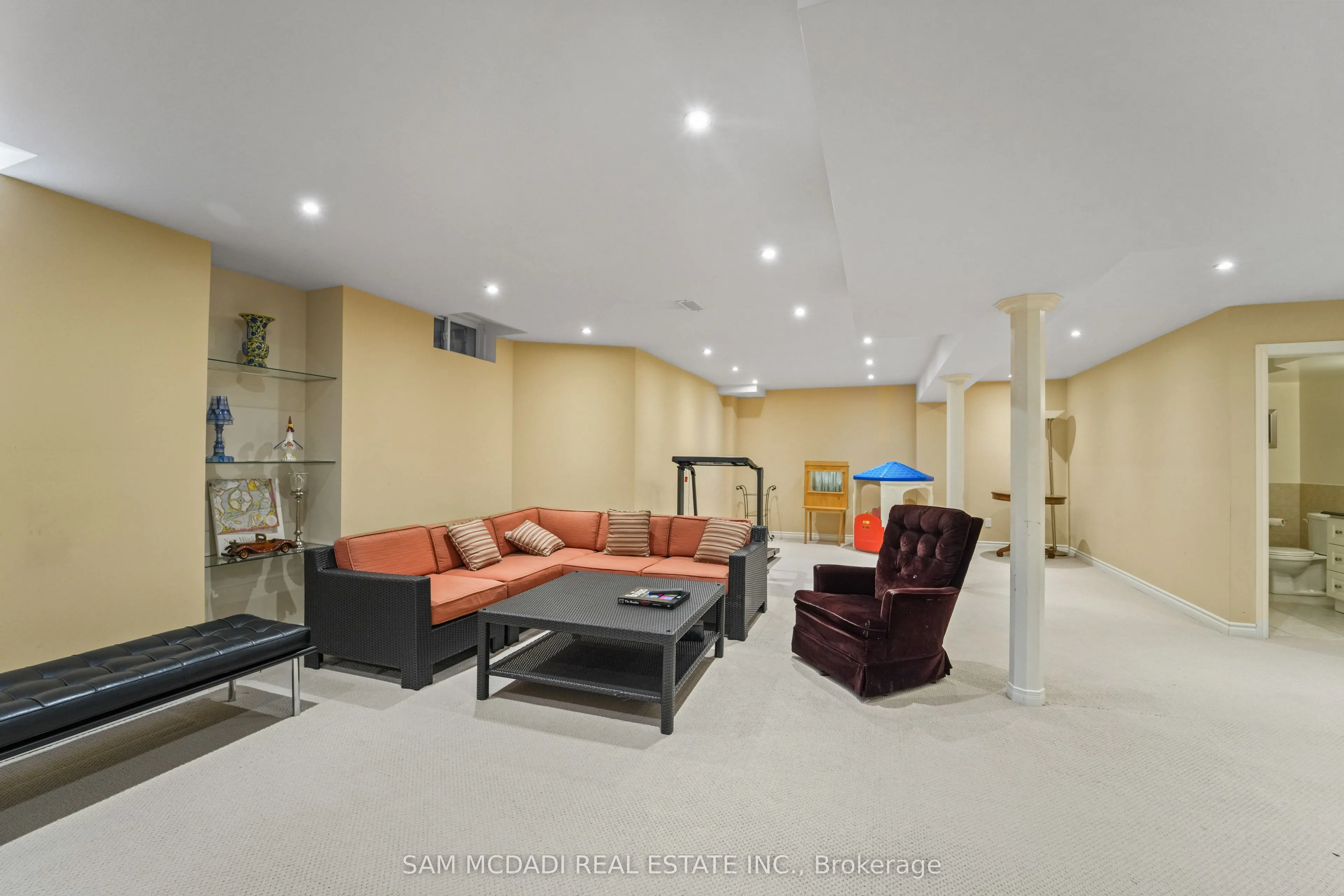 3352 Erin Centre Boulevard