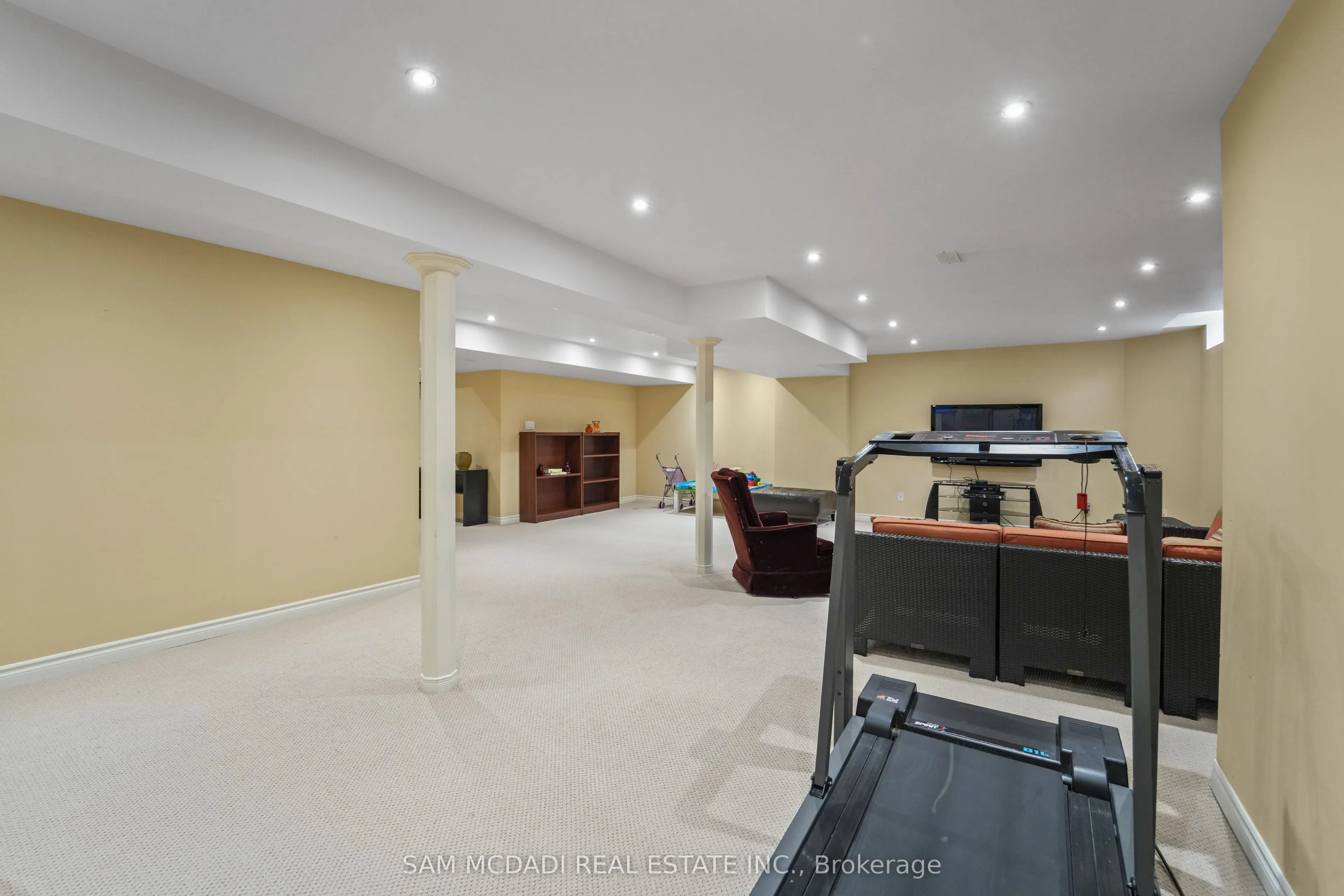 3352 Erin Centre Boulevard