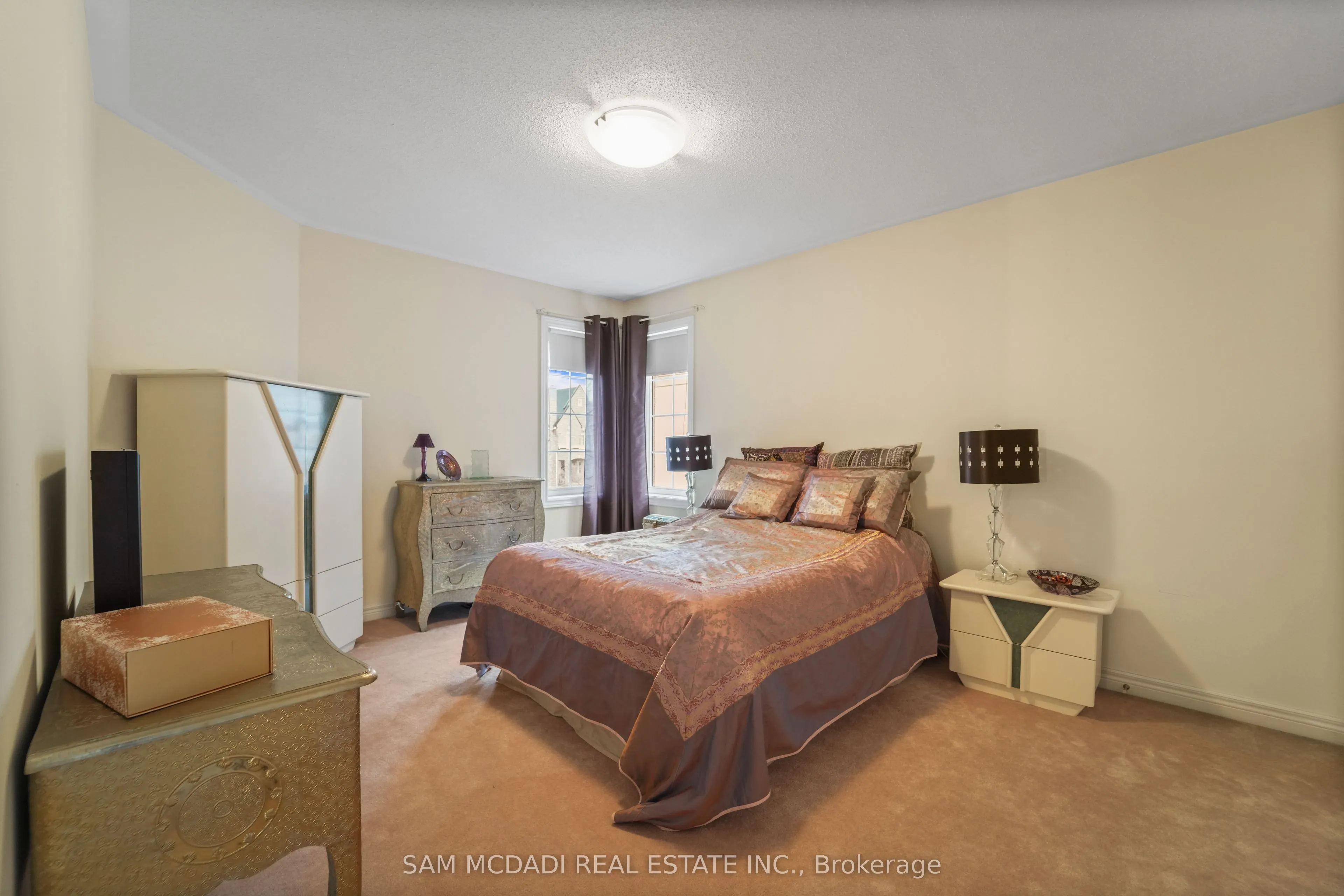 3352 Erin Centre Boulevard