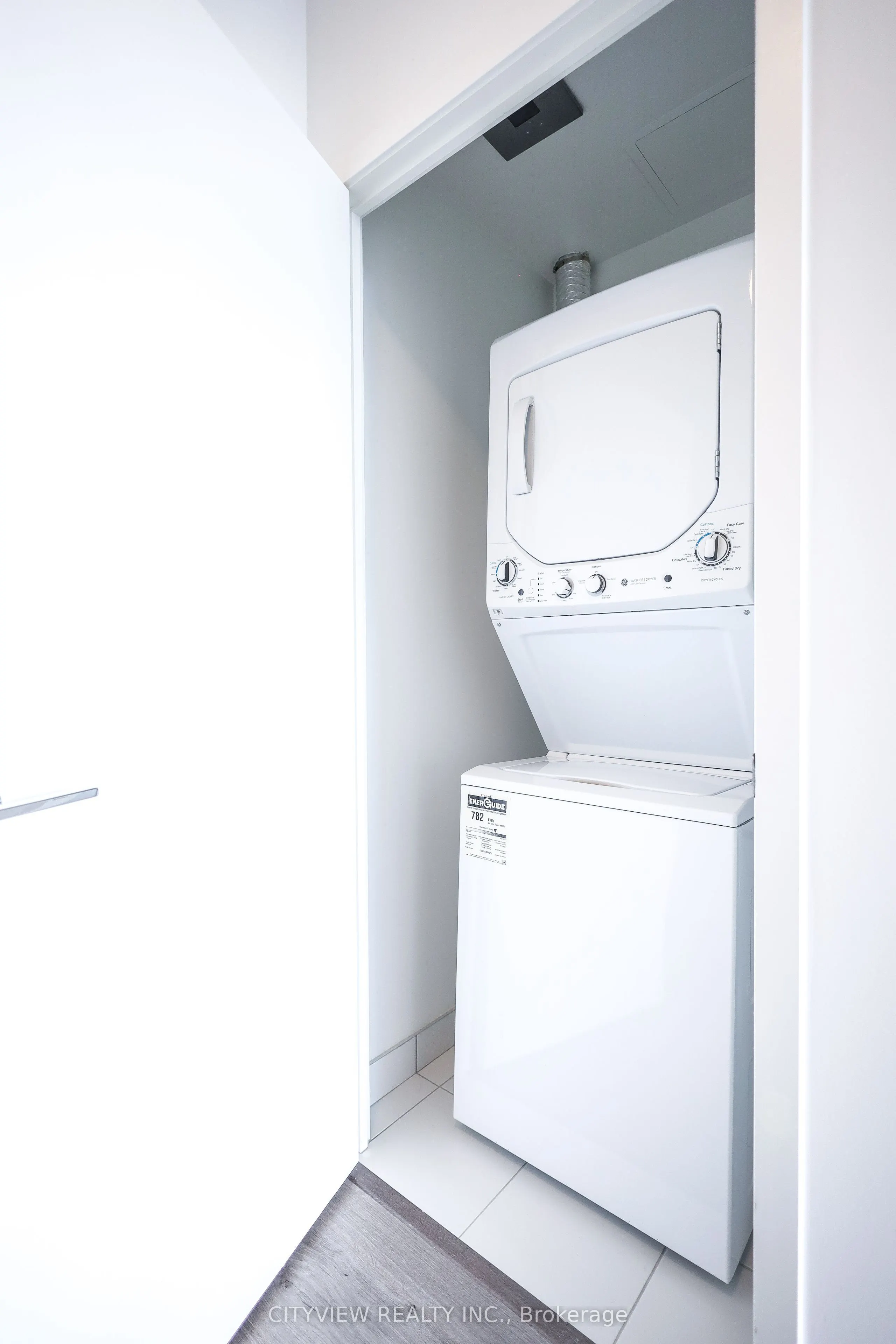 285 Dufferin Street #1121