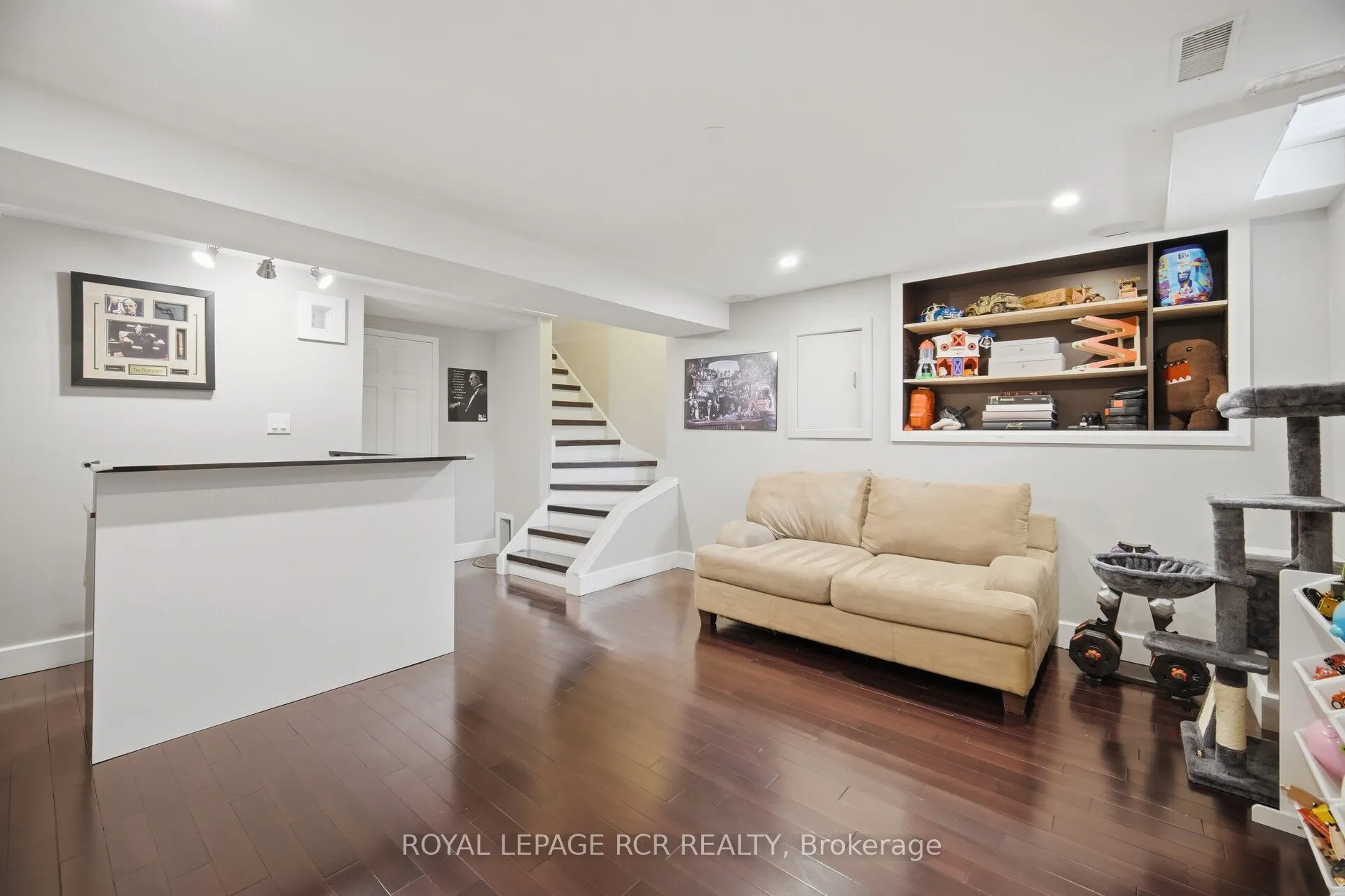 31 Alderbrook Place #8