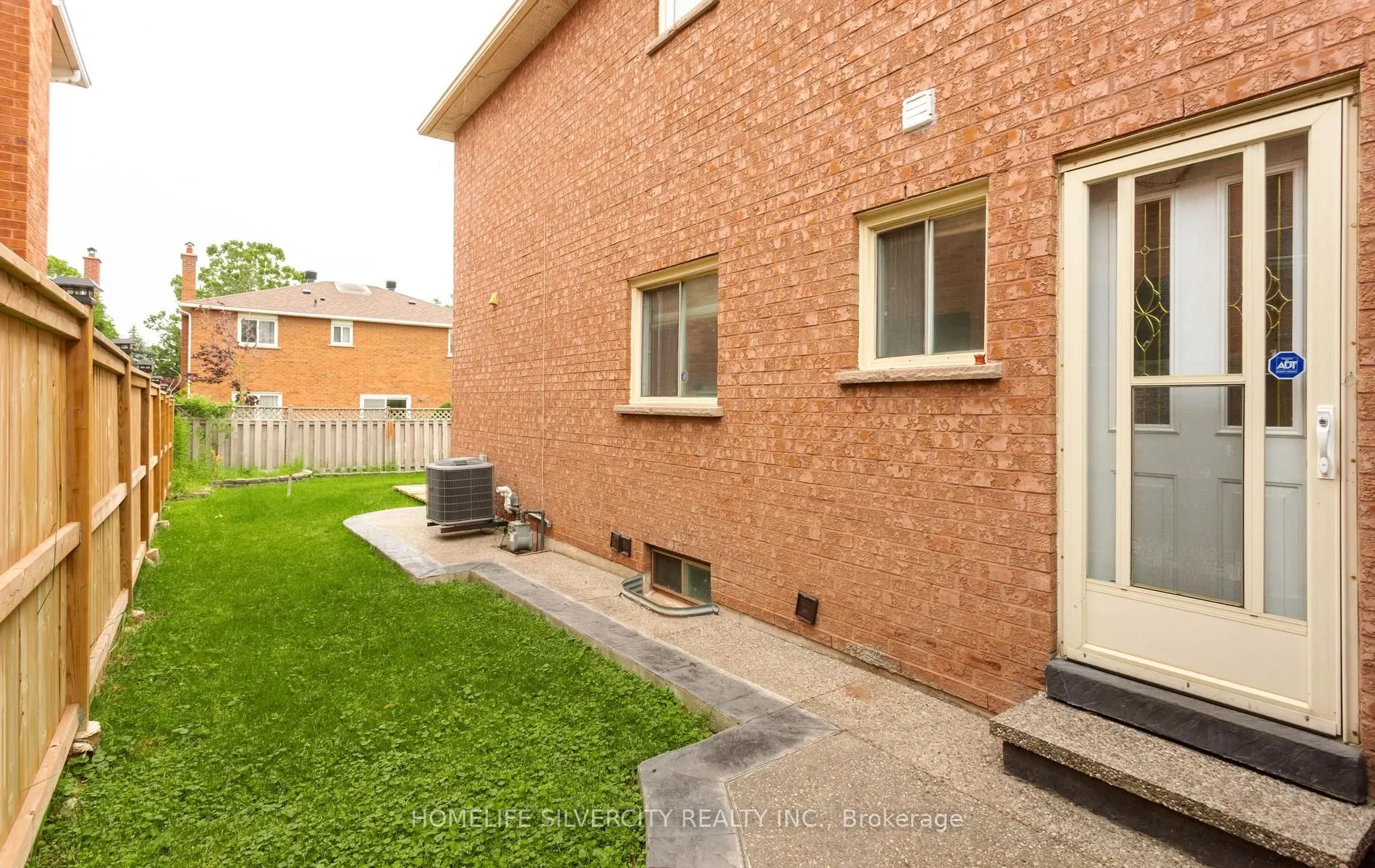 303 Hickory Circle