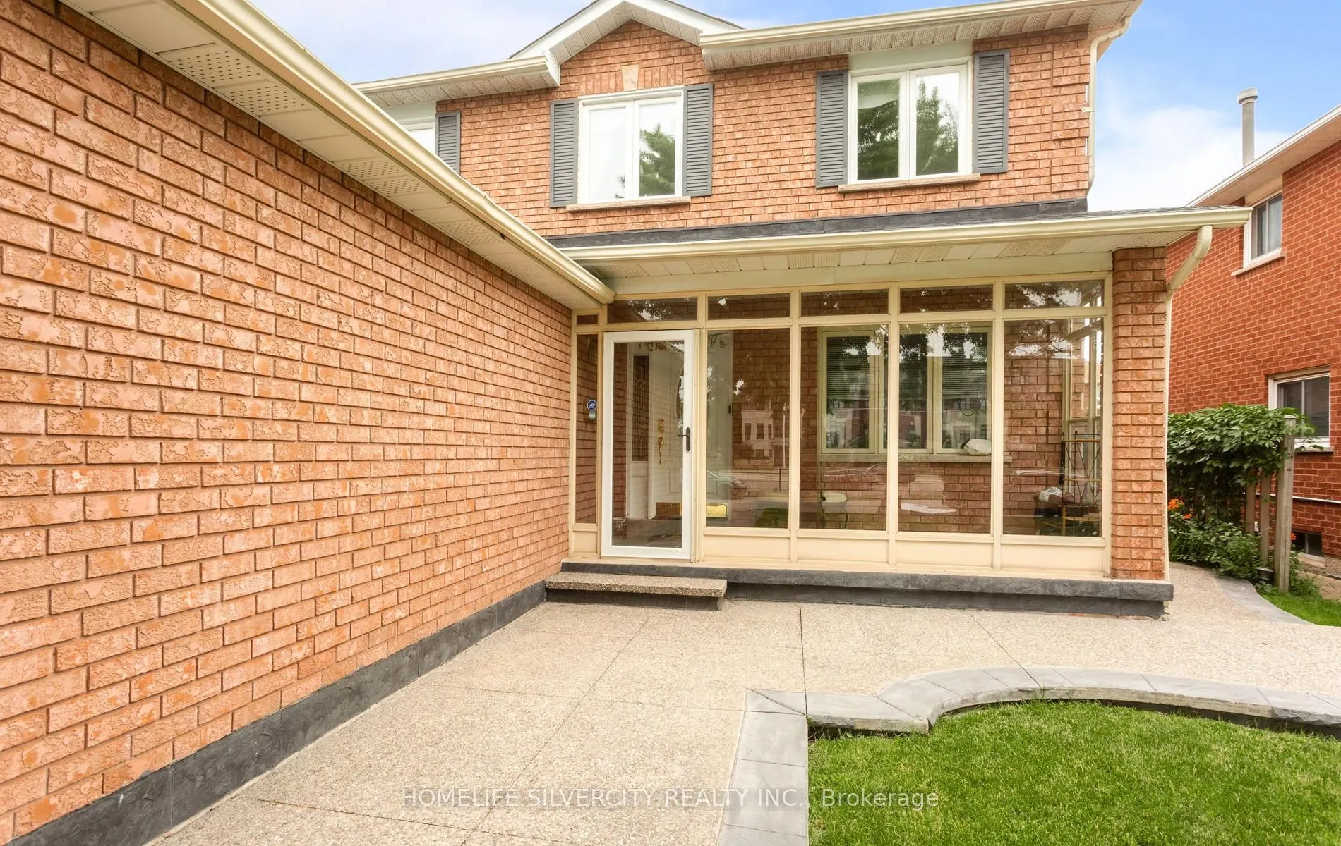 303 Hickory Circle