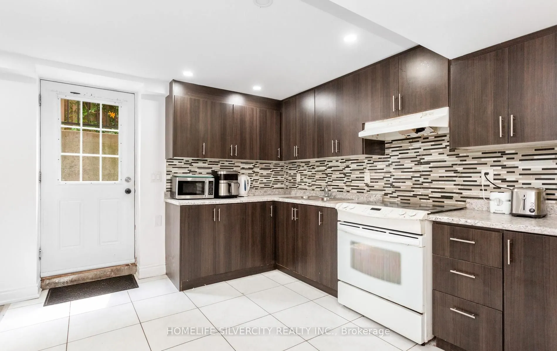 303 Hickory Circle
