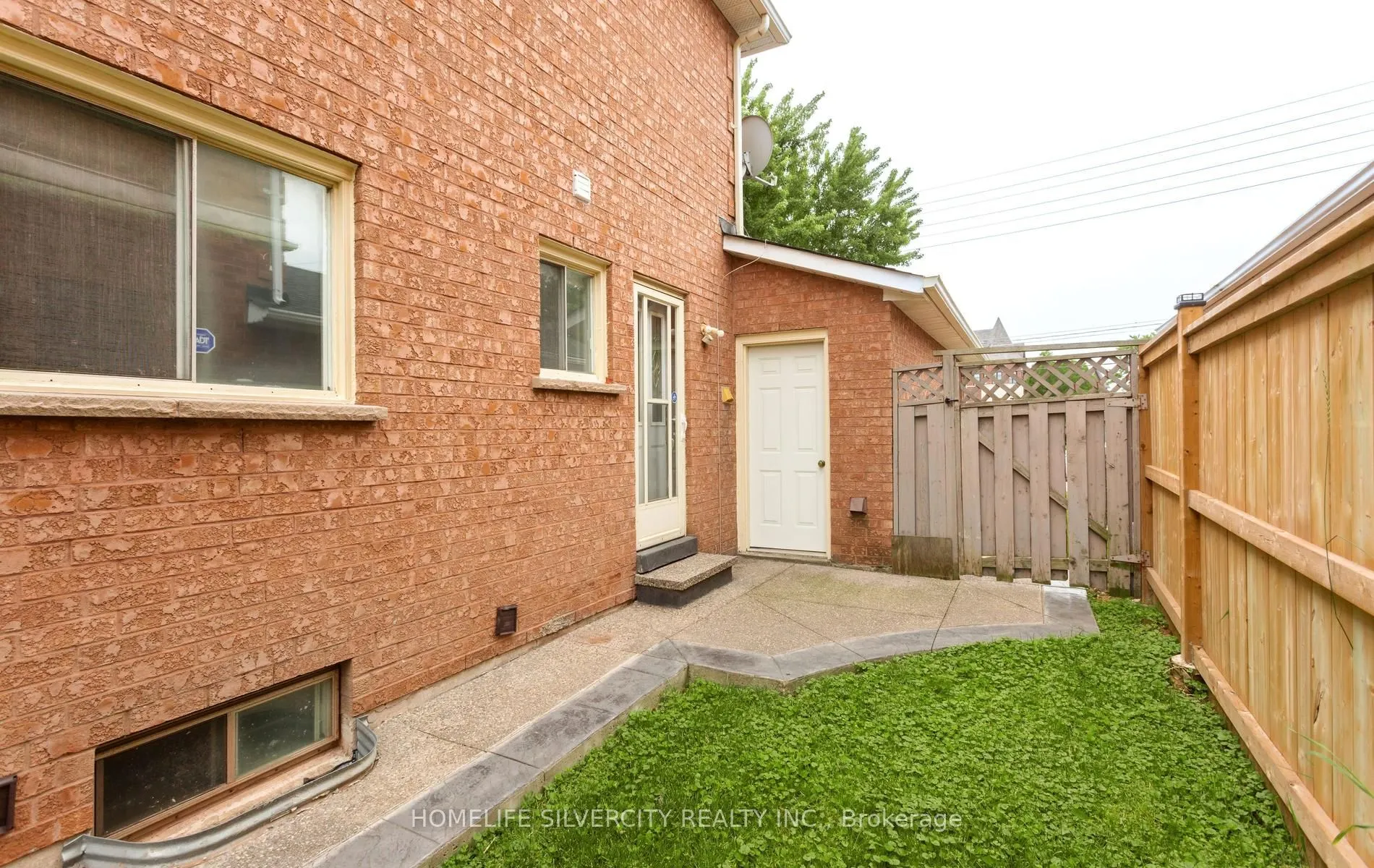 303 Hickory Circle
