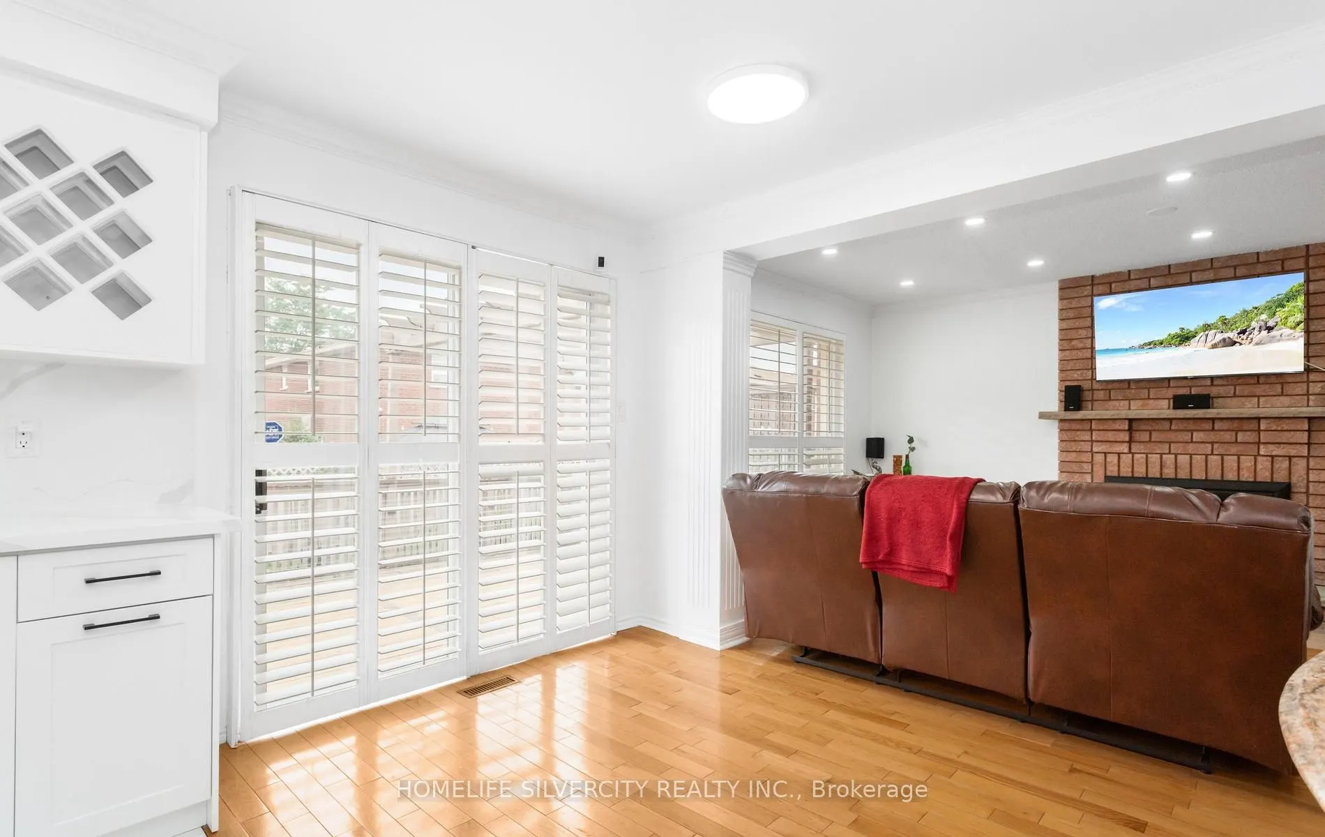 303 Hickory Circle