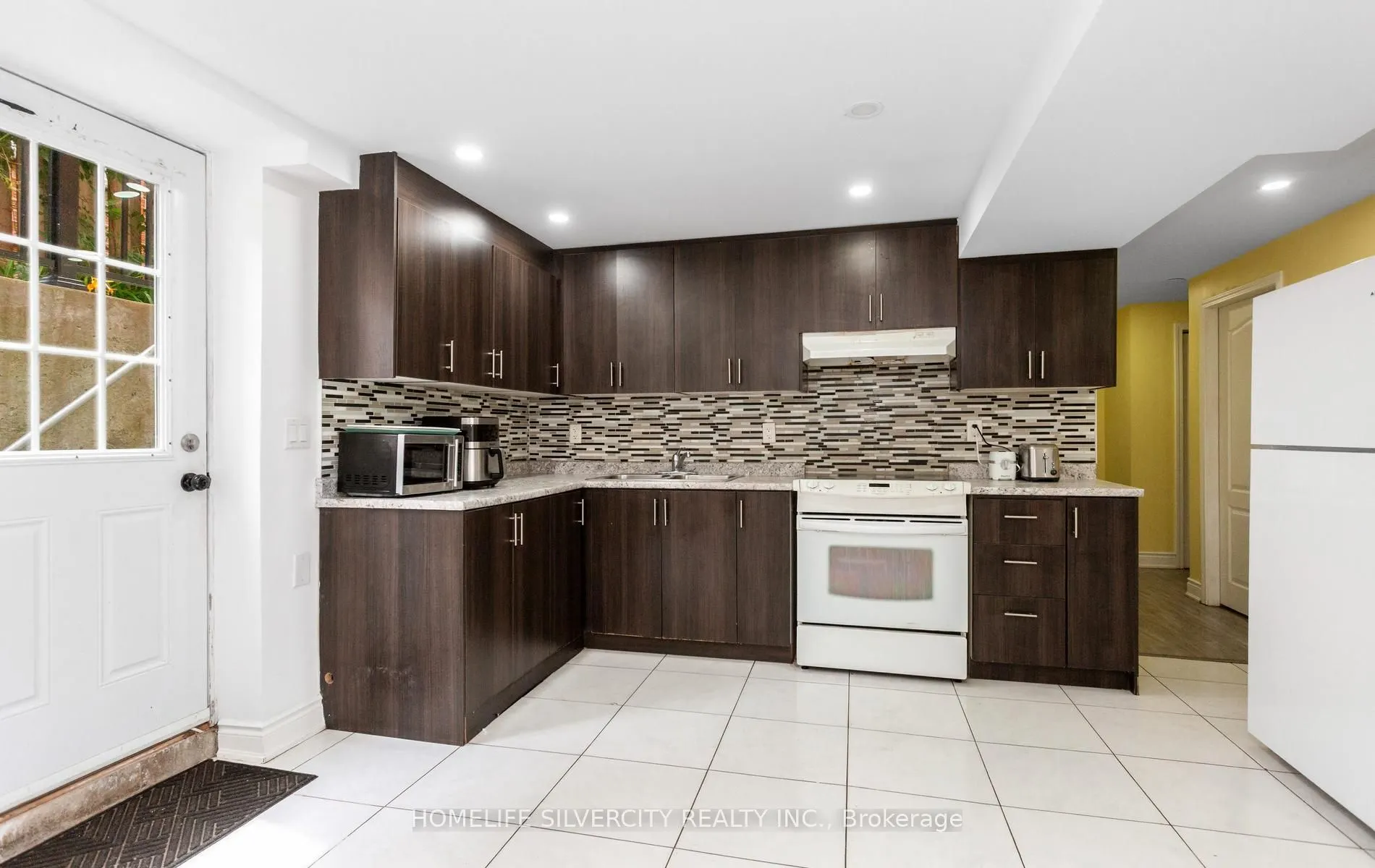 303 Hickory Circle
