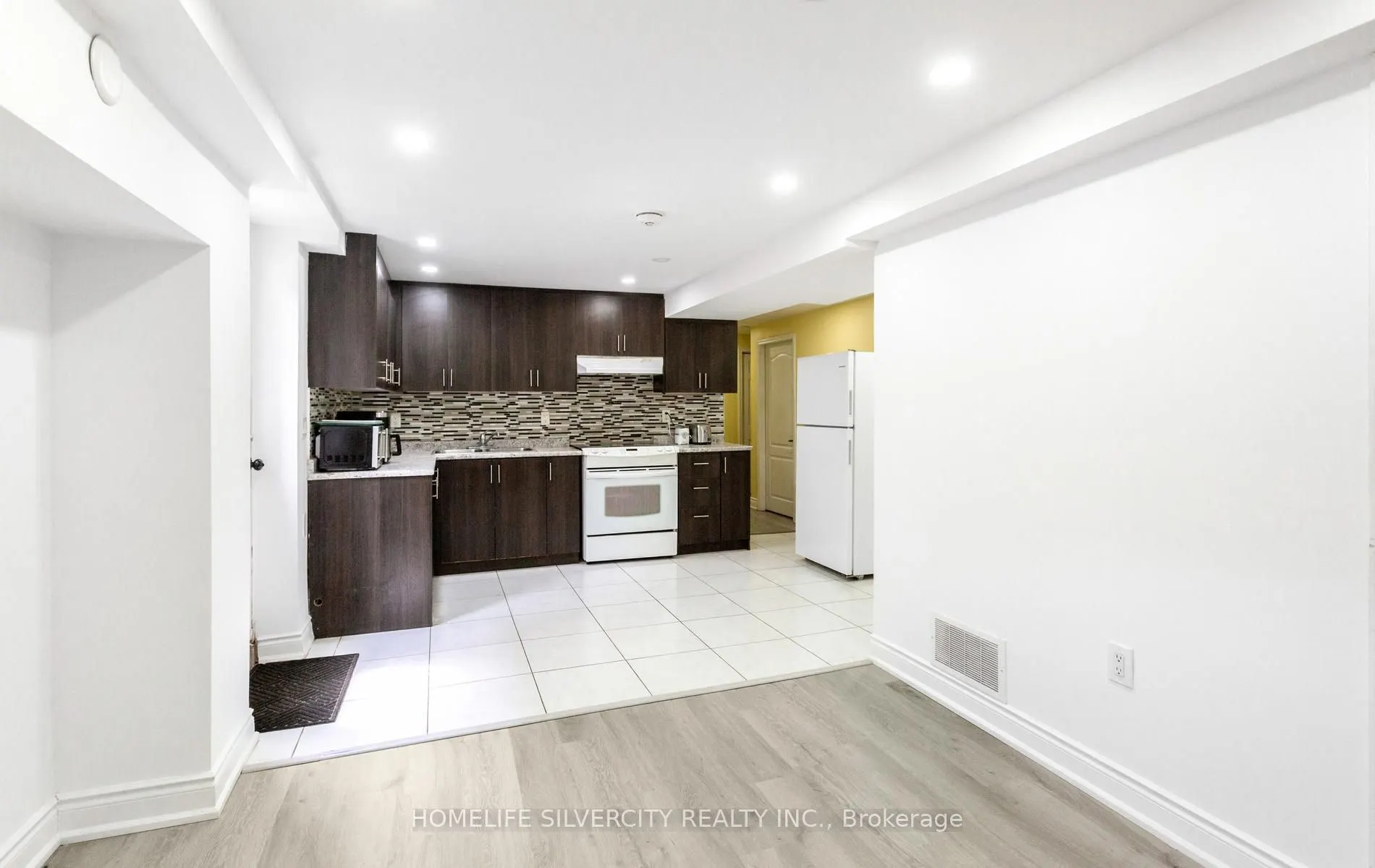 303 Hickory Circle