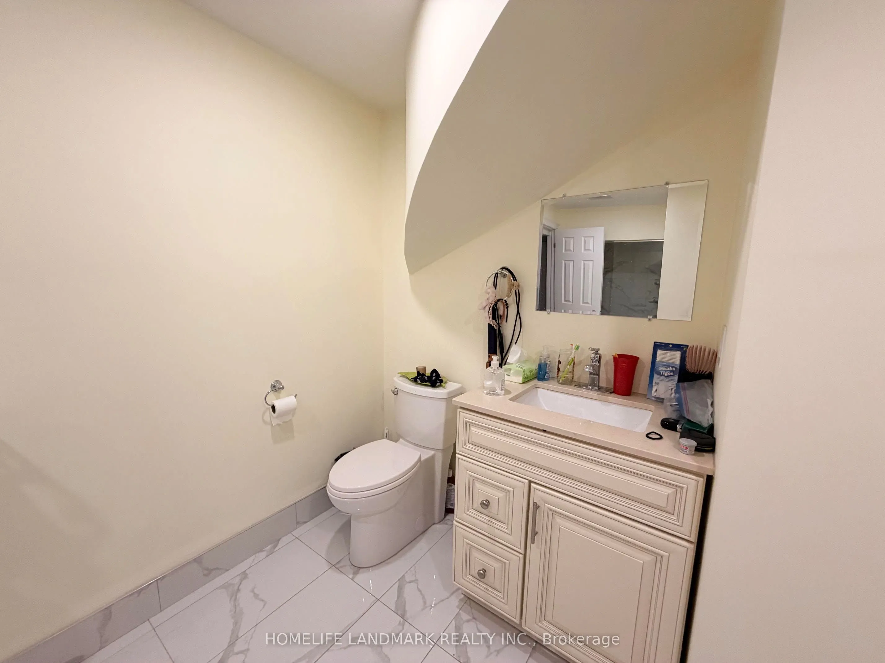 2587 Credit Valley Road