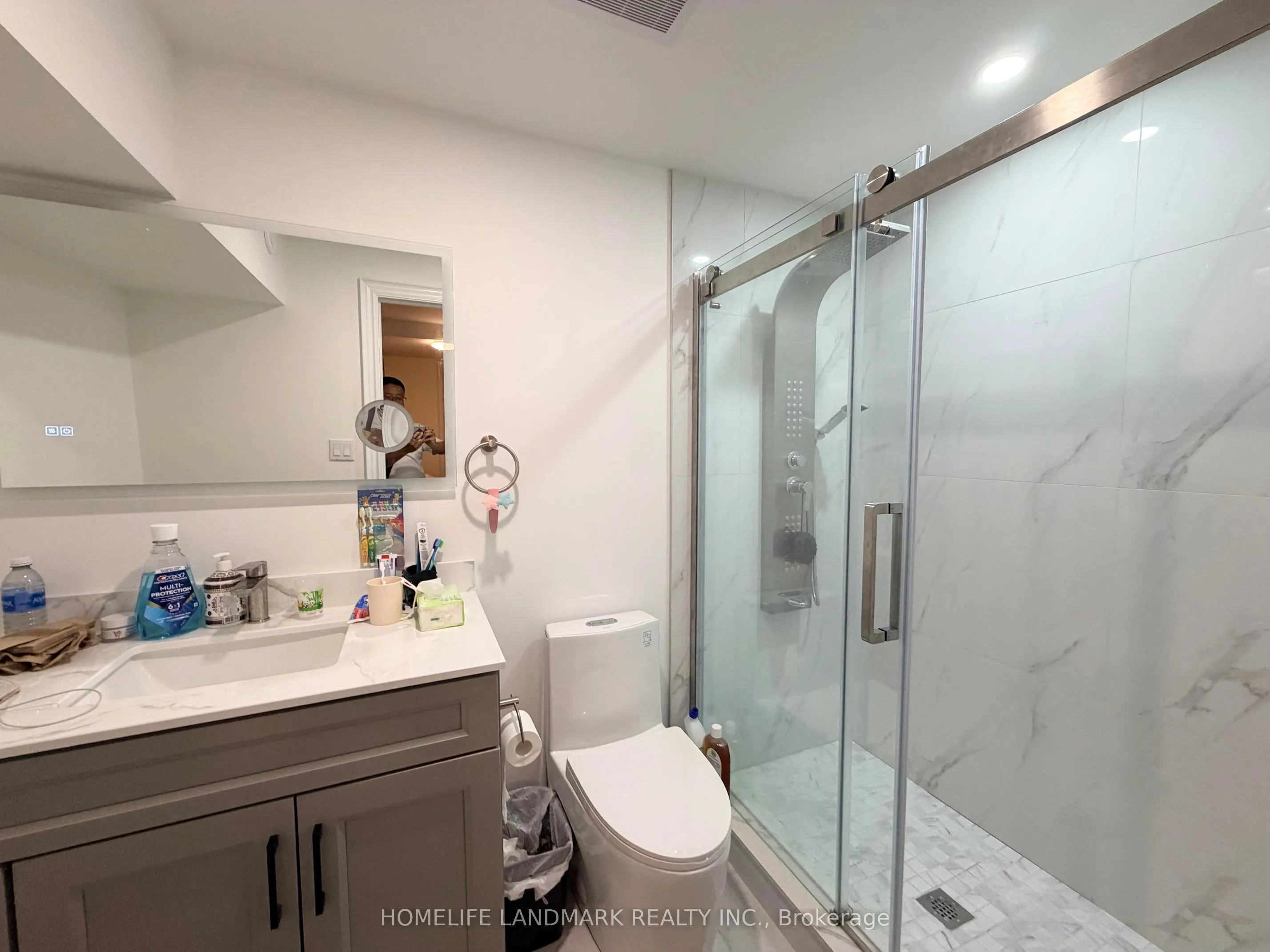 2587 Credit Valley Road