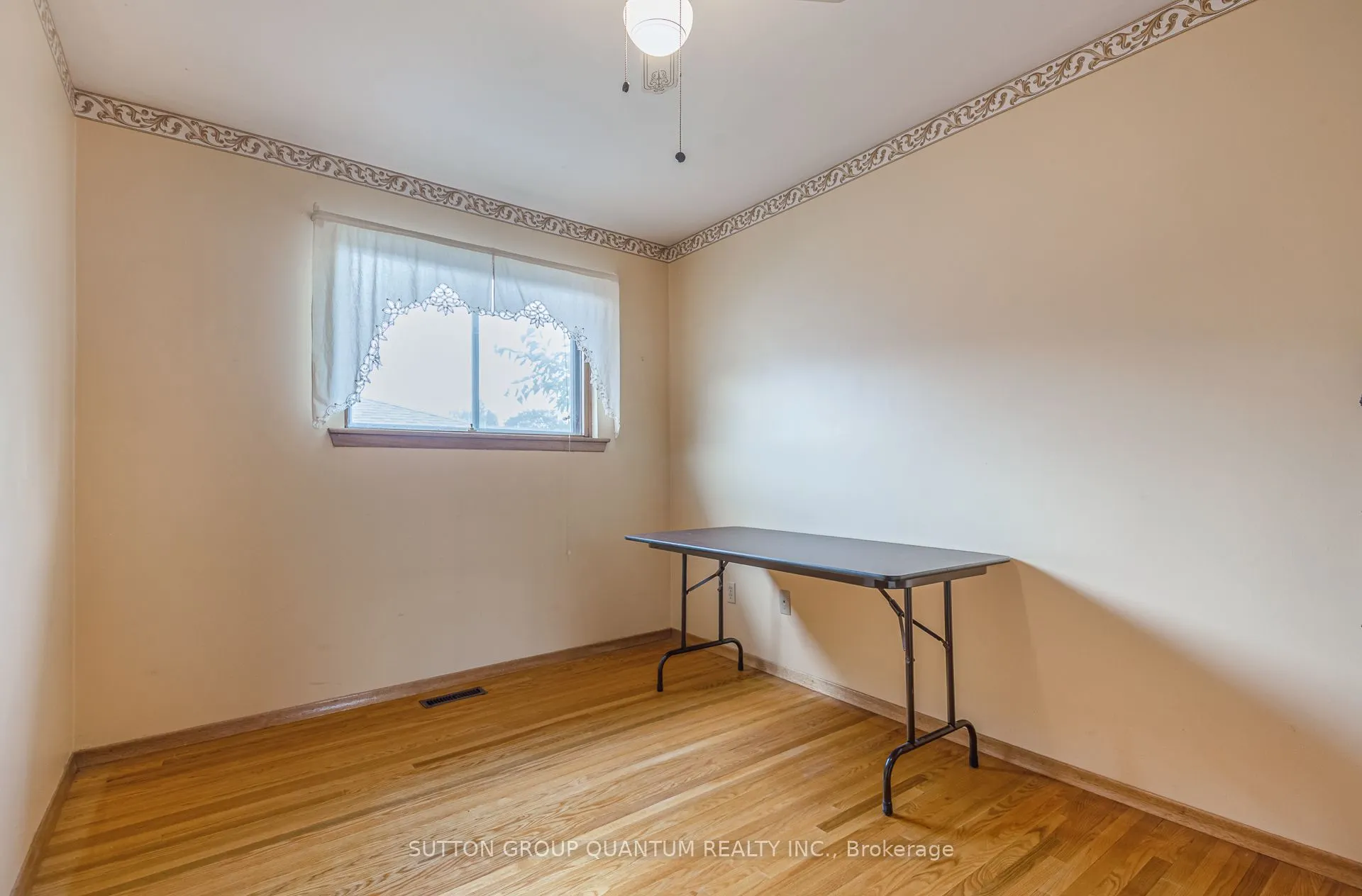 754 Eaglemount Crescent