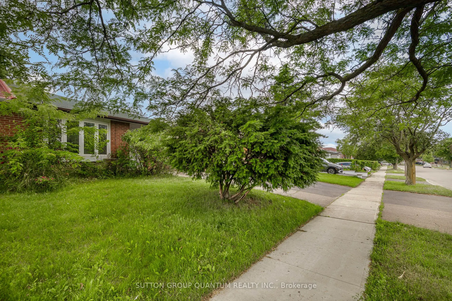 754 Eaglemount Crescent