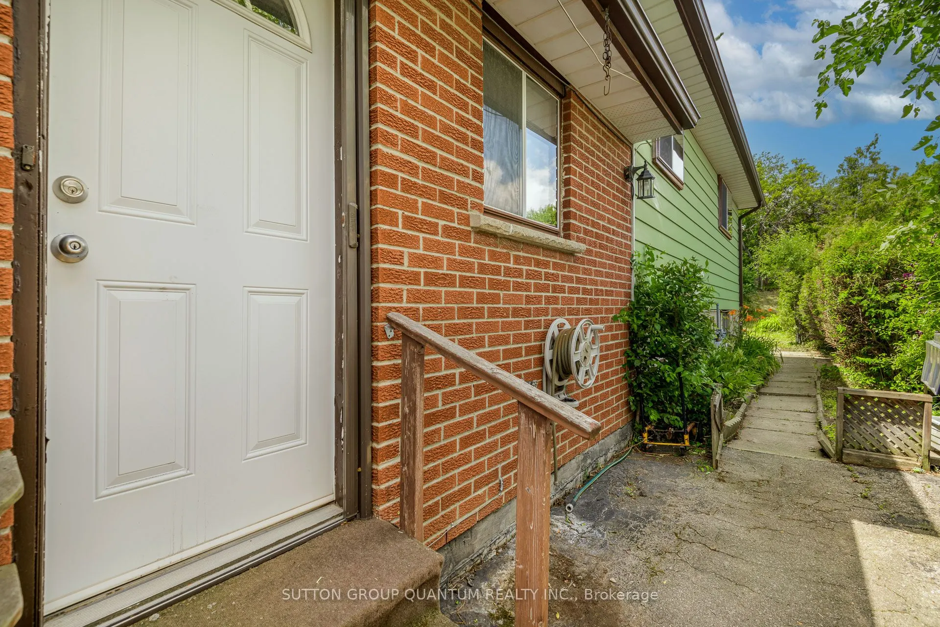 754 Eaglemount Crescent