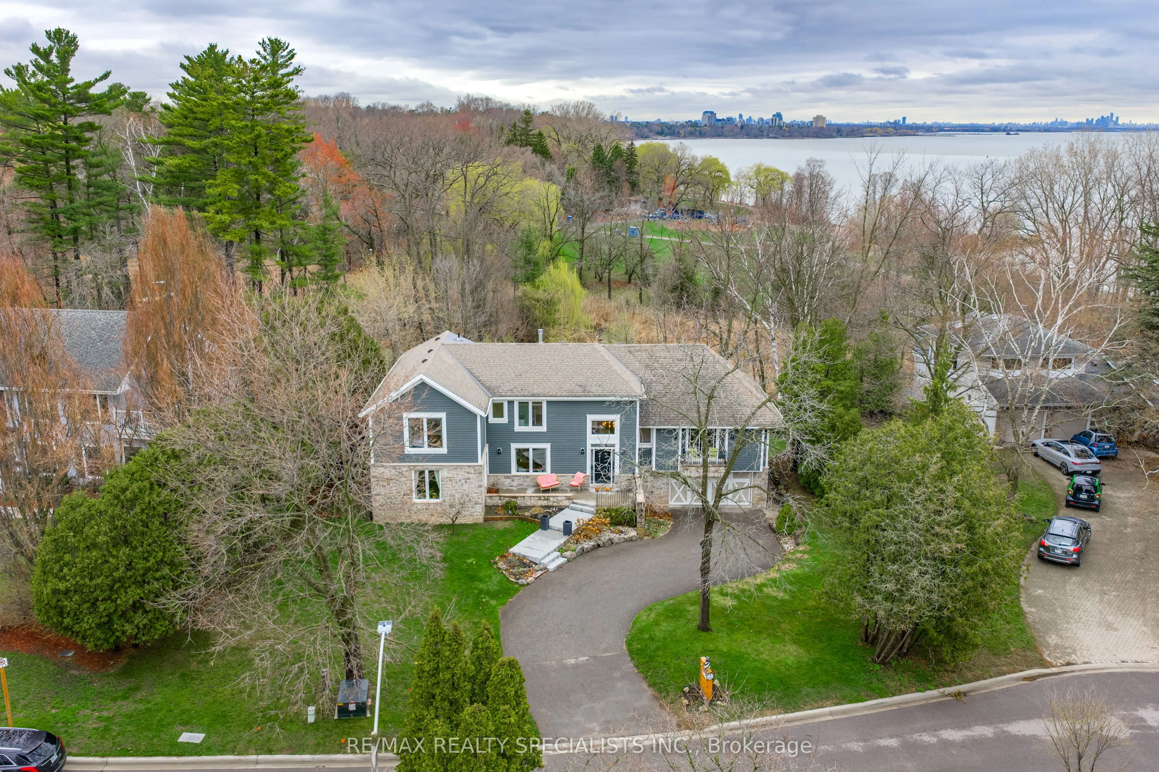 1301 Gatehouse Drive