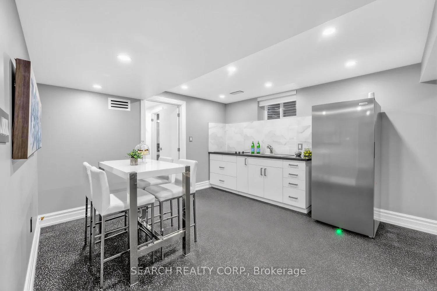 1421 Watersedge Road