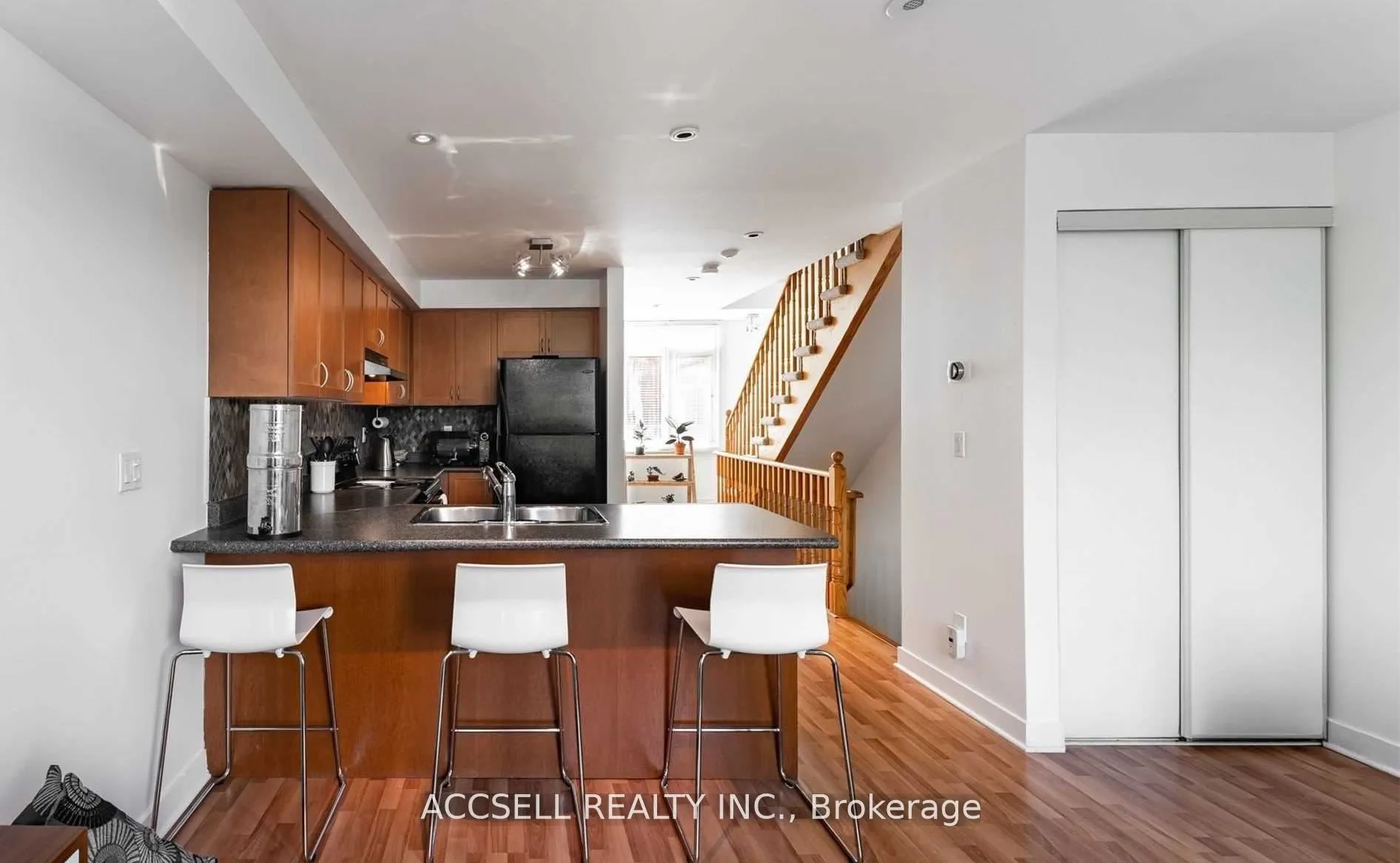 3400 Lake Shore Boulevard W #229