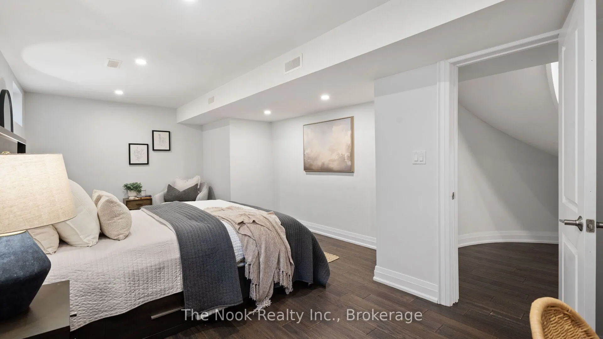 938 Wetherby Lane