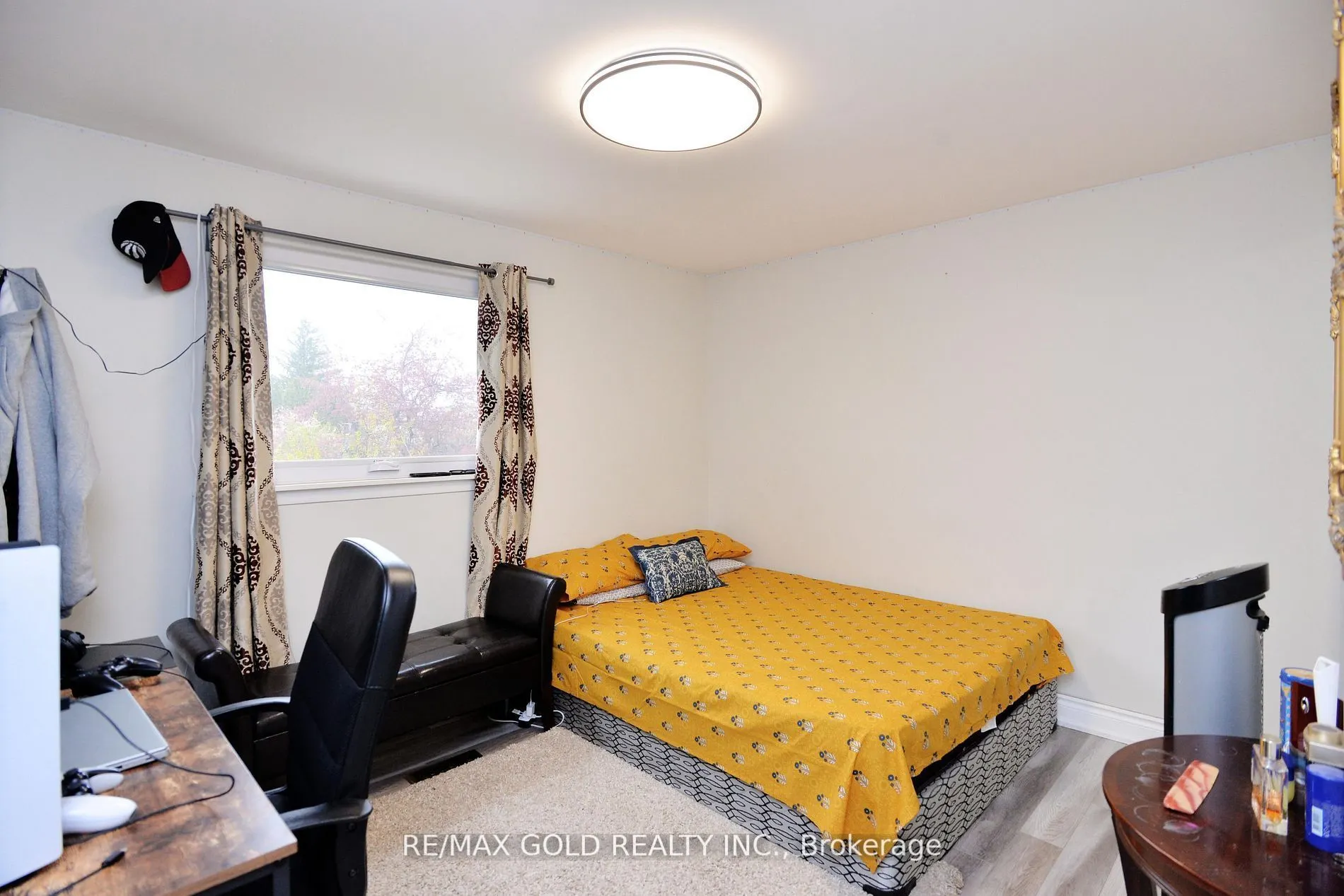 48 Garside Crescent