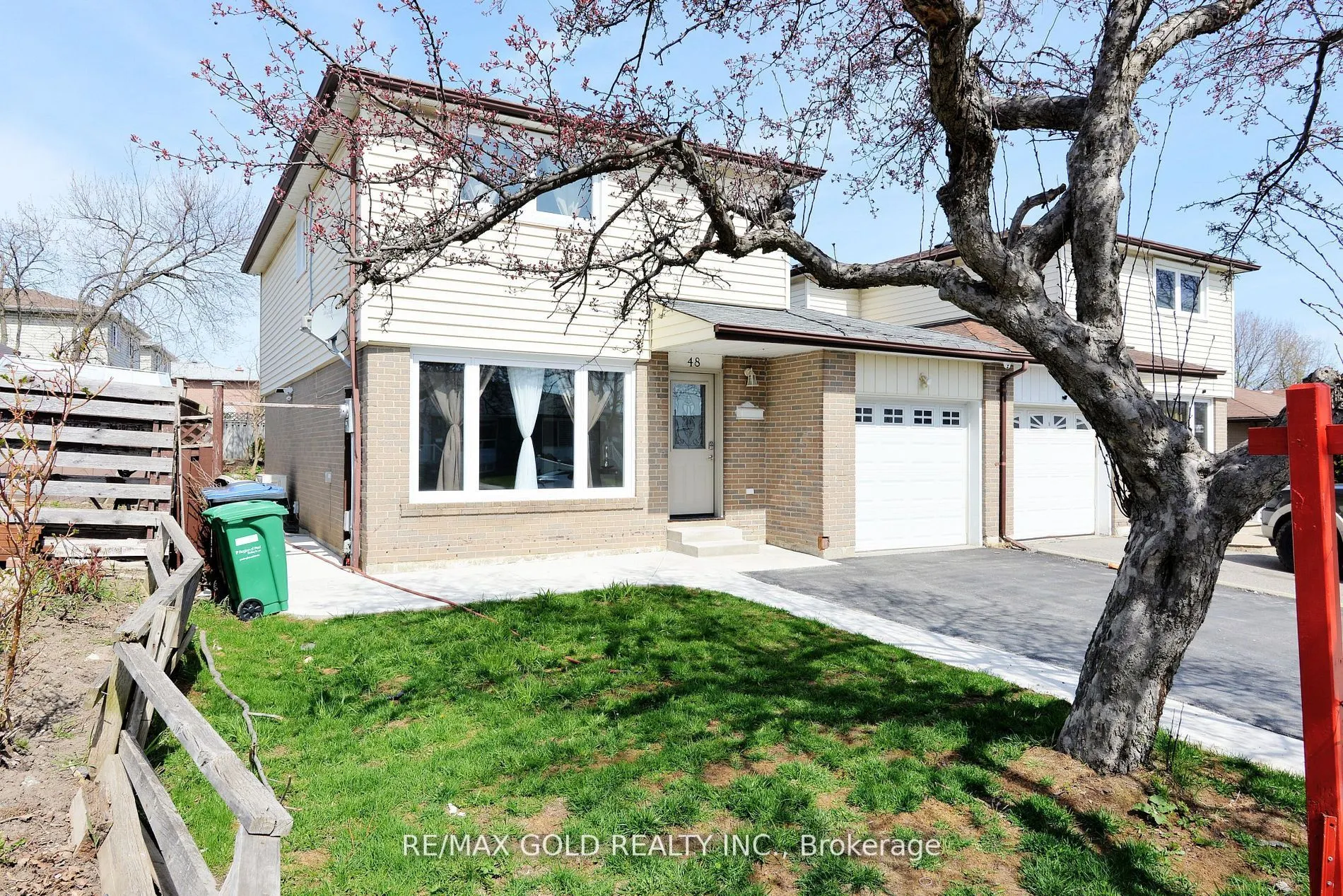 48 Garside Crescent