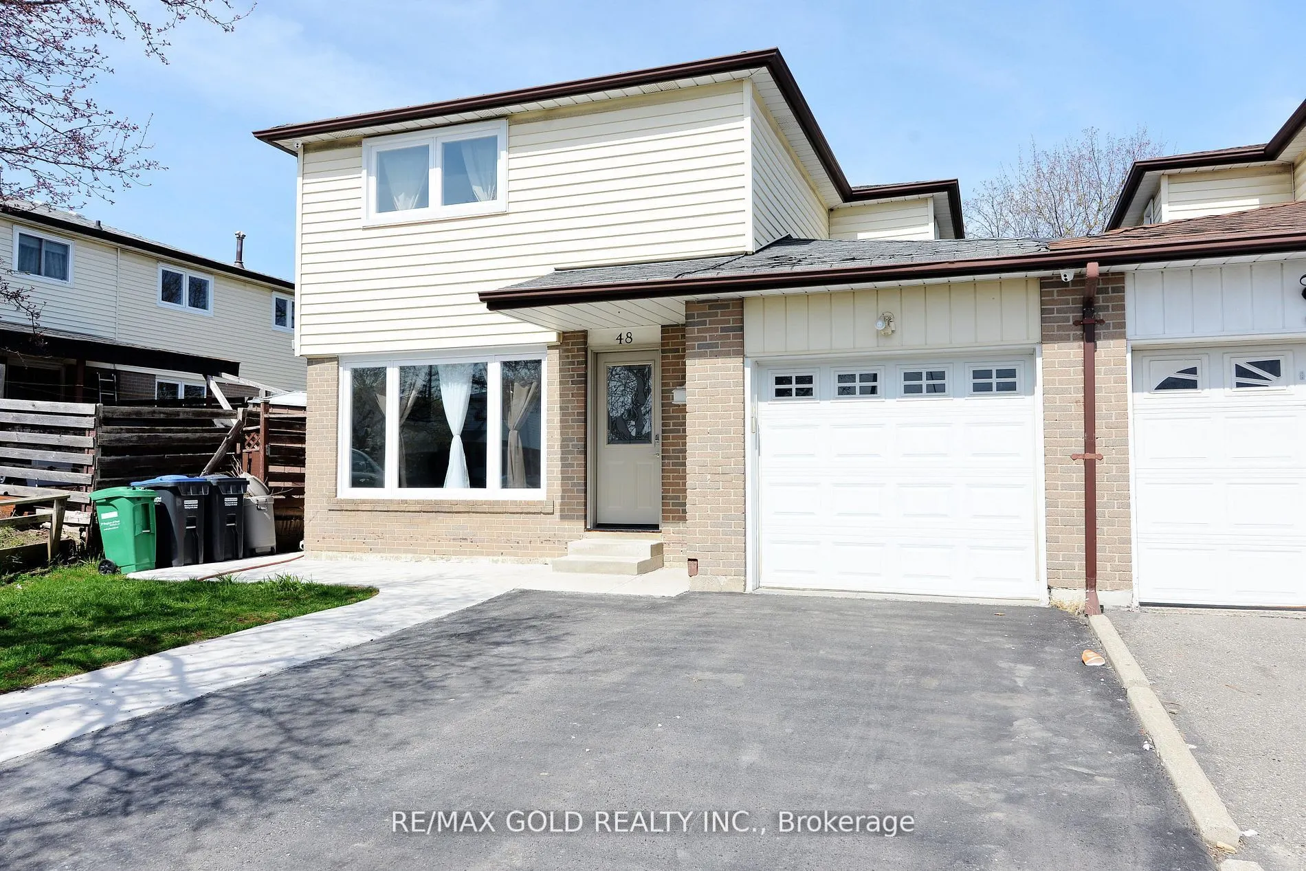 48 Garside Crescent