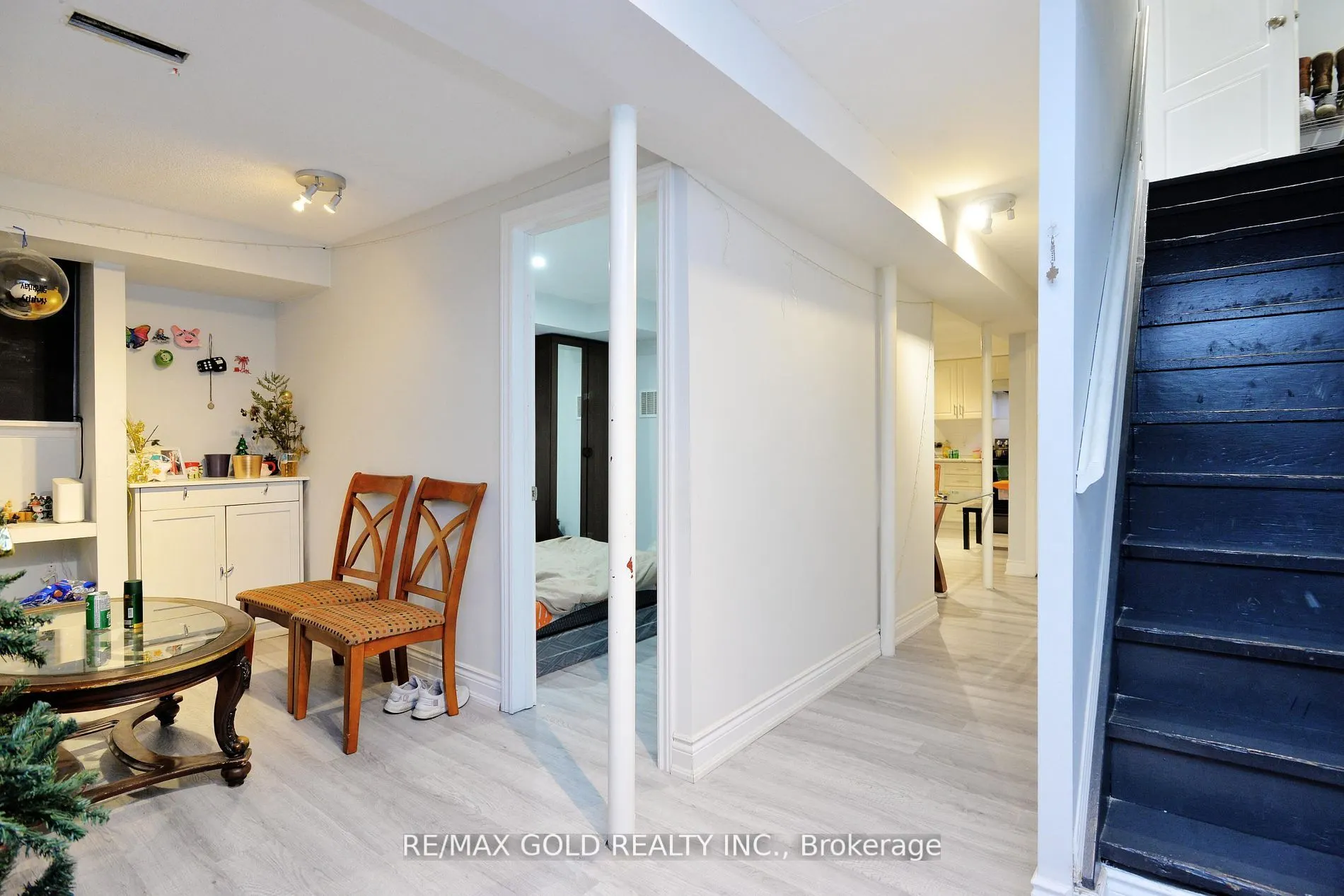 48 Garside Crescent