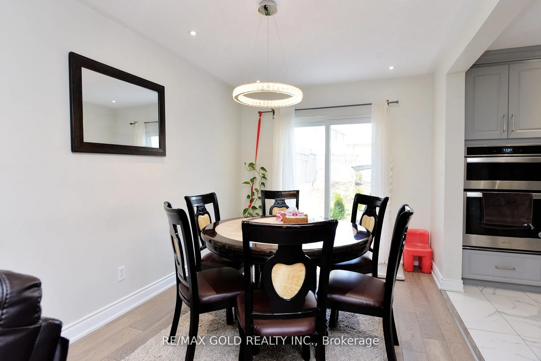 48 Garside Crescent