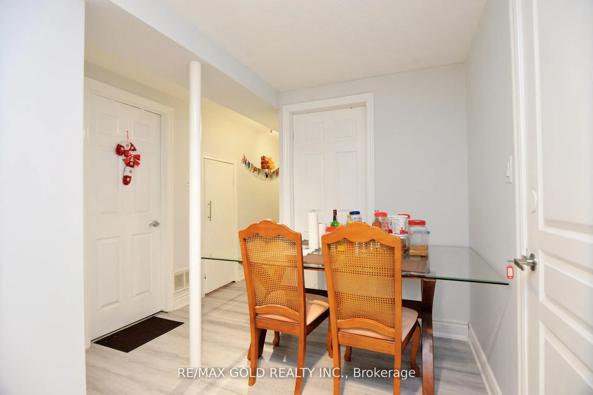 48 Garside Crescent
