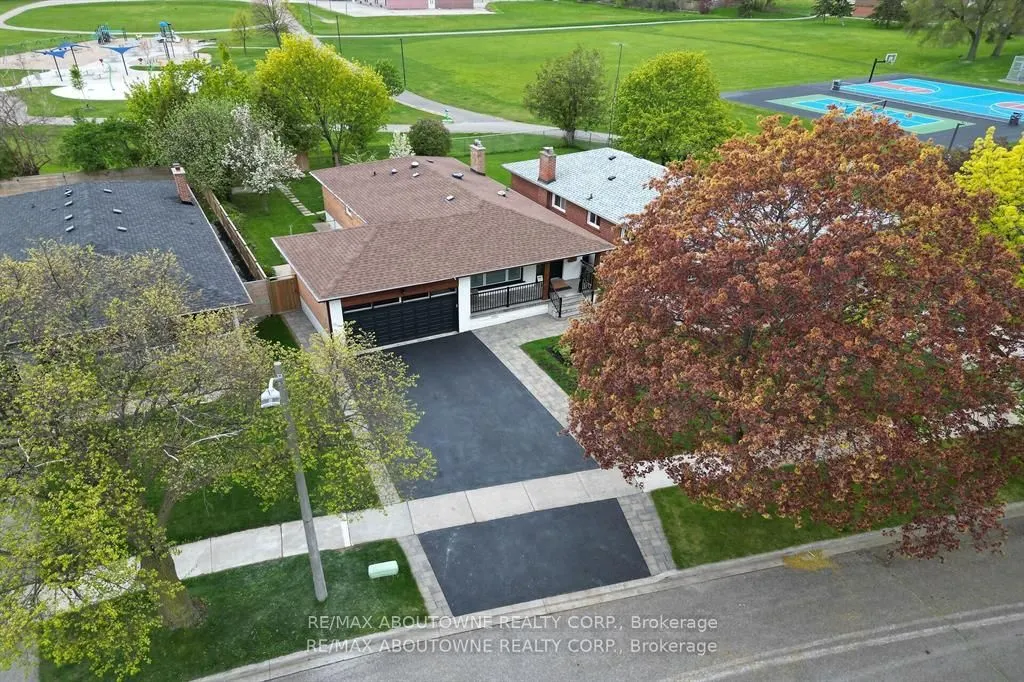 3302 Cardross Road