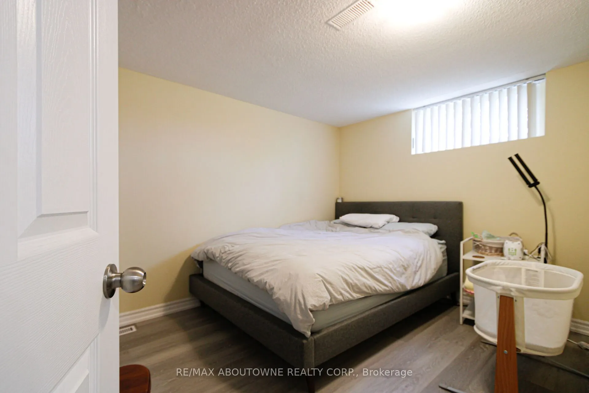3302 Cardross Road