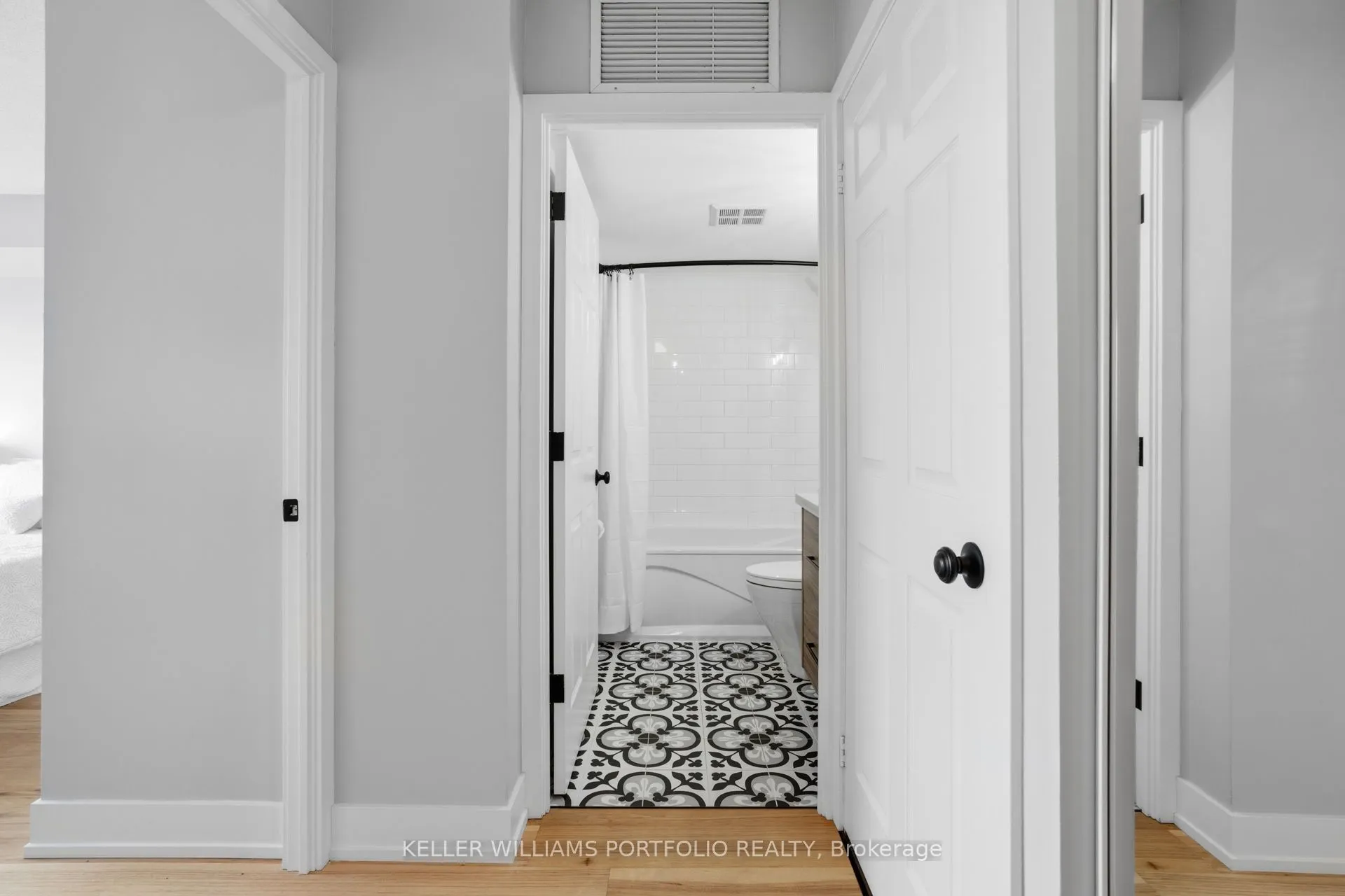 190 Manitoba Street #802