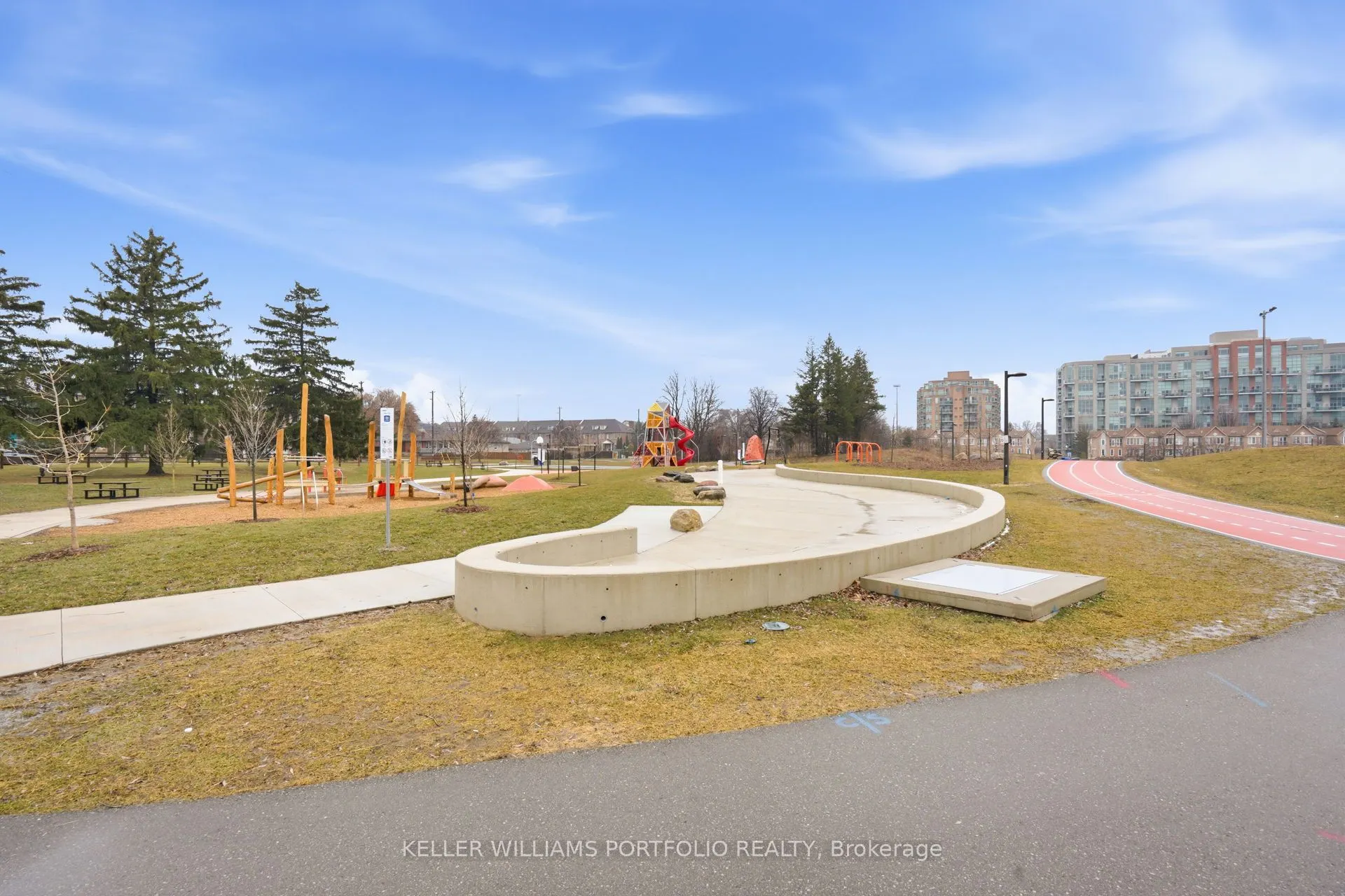 190 Manitoba Street #802