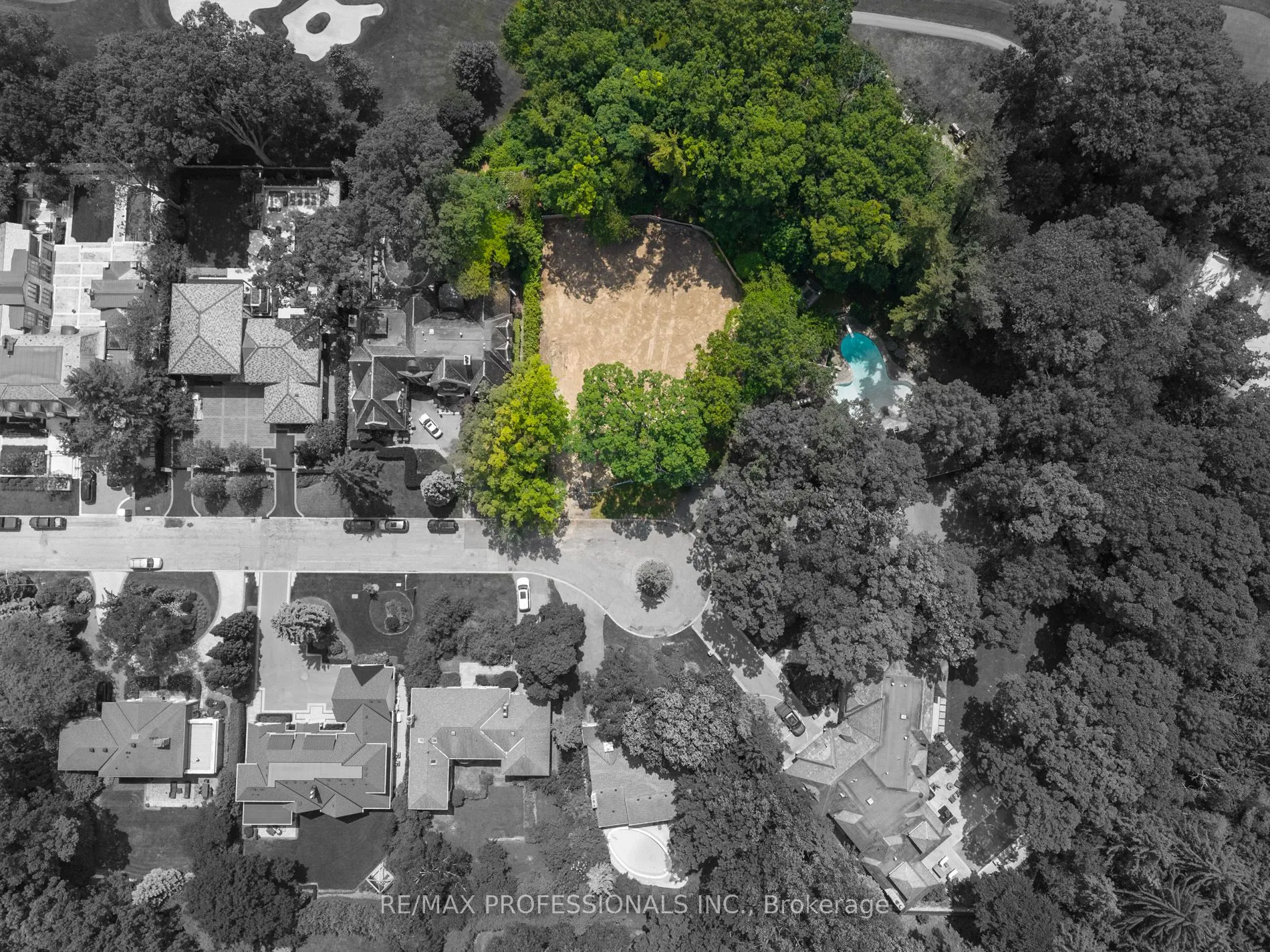 10 Woodmere Court