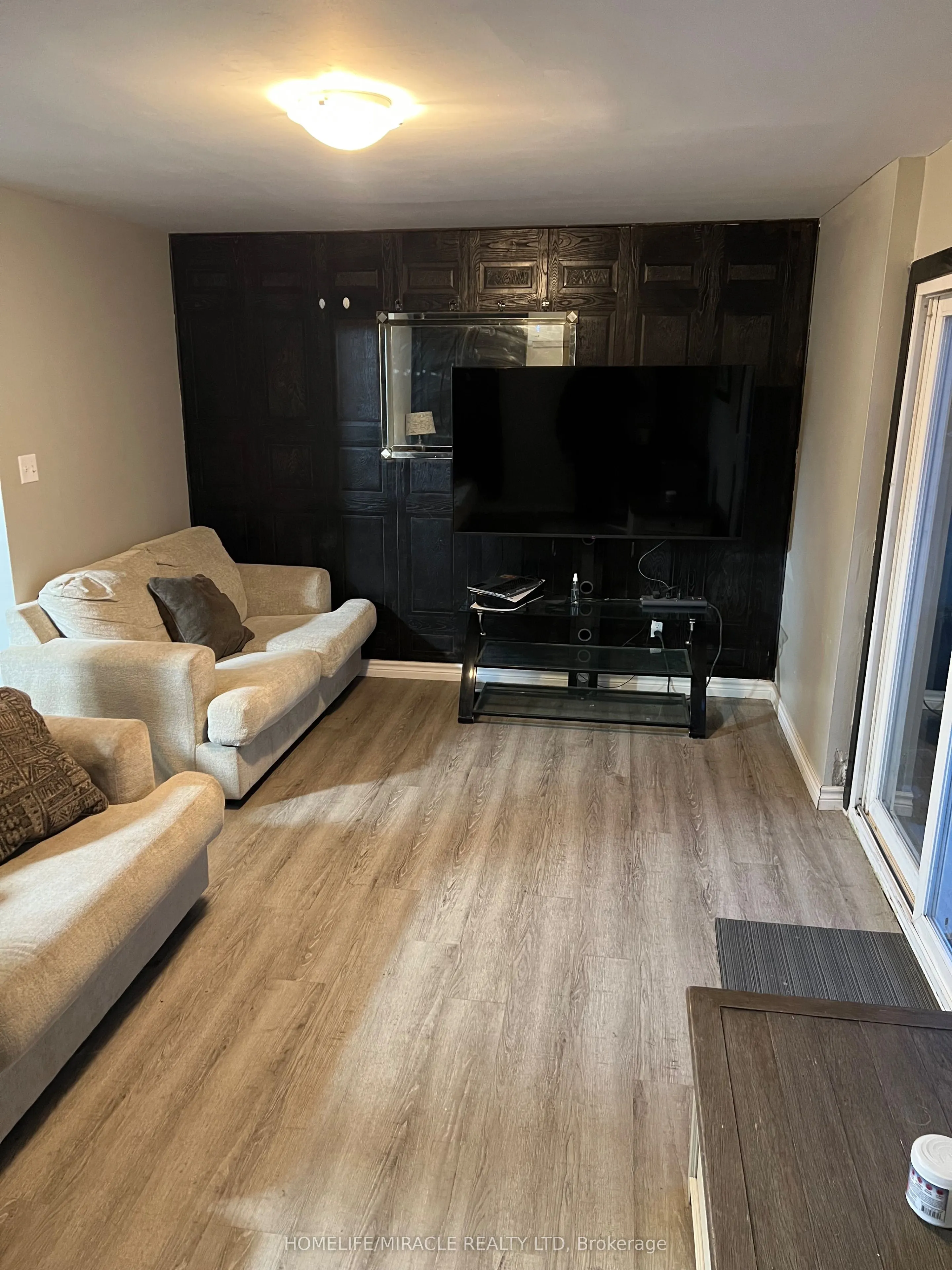 5 Glencairn Square