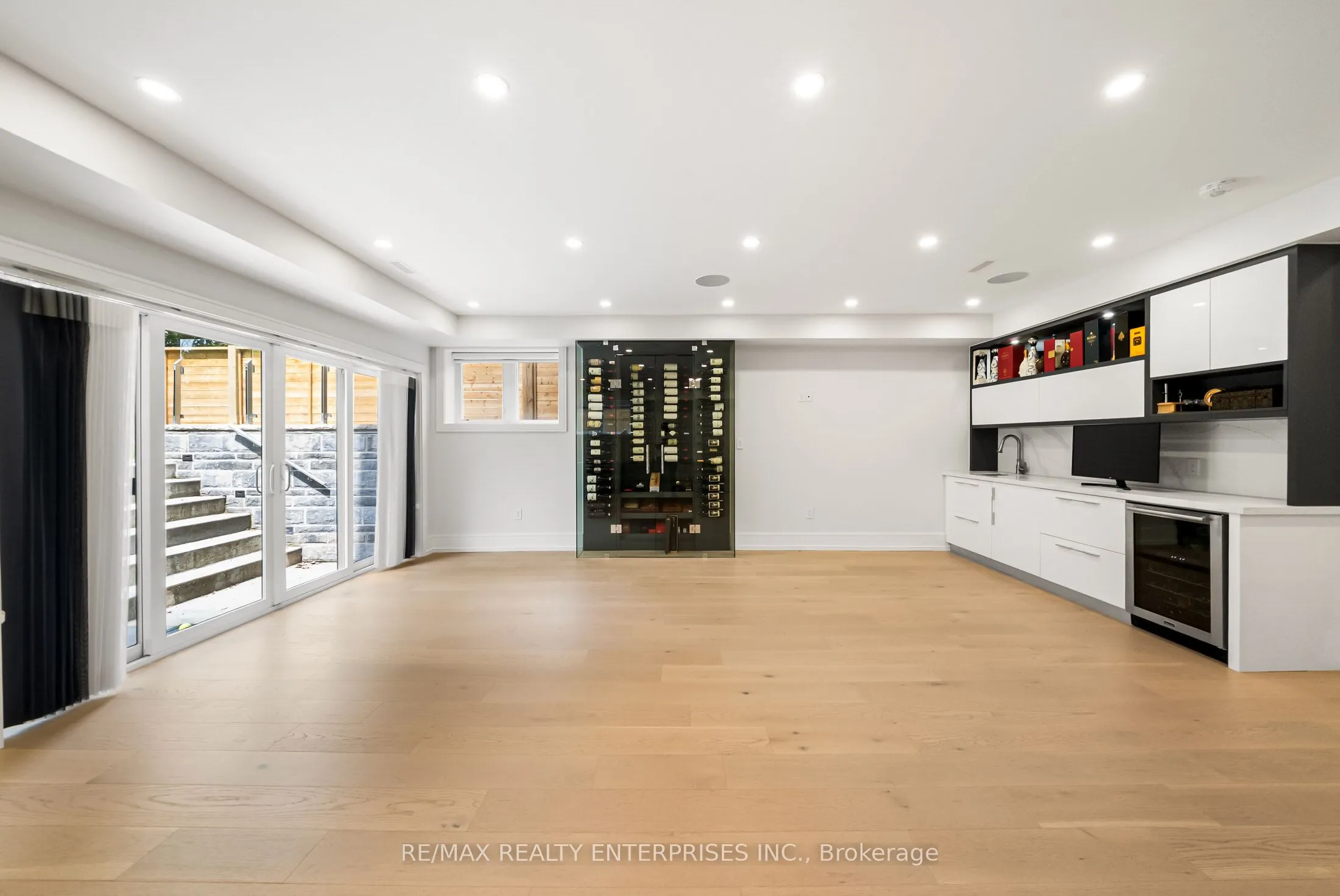 1362 Kenmuir Avenue