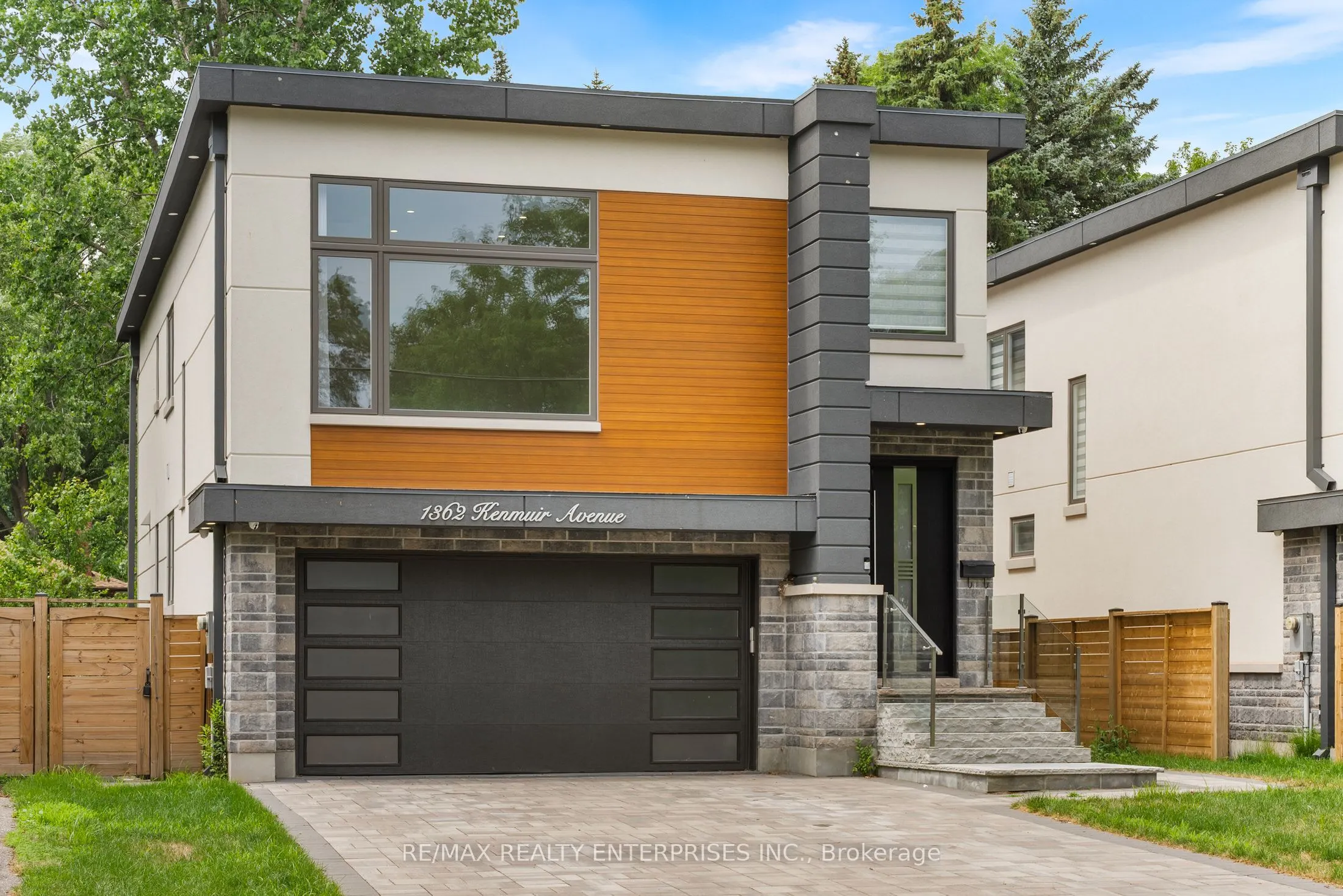 1362 Kenmuir Avenue