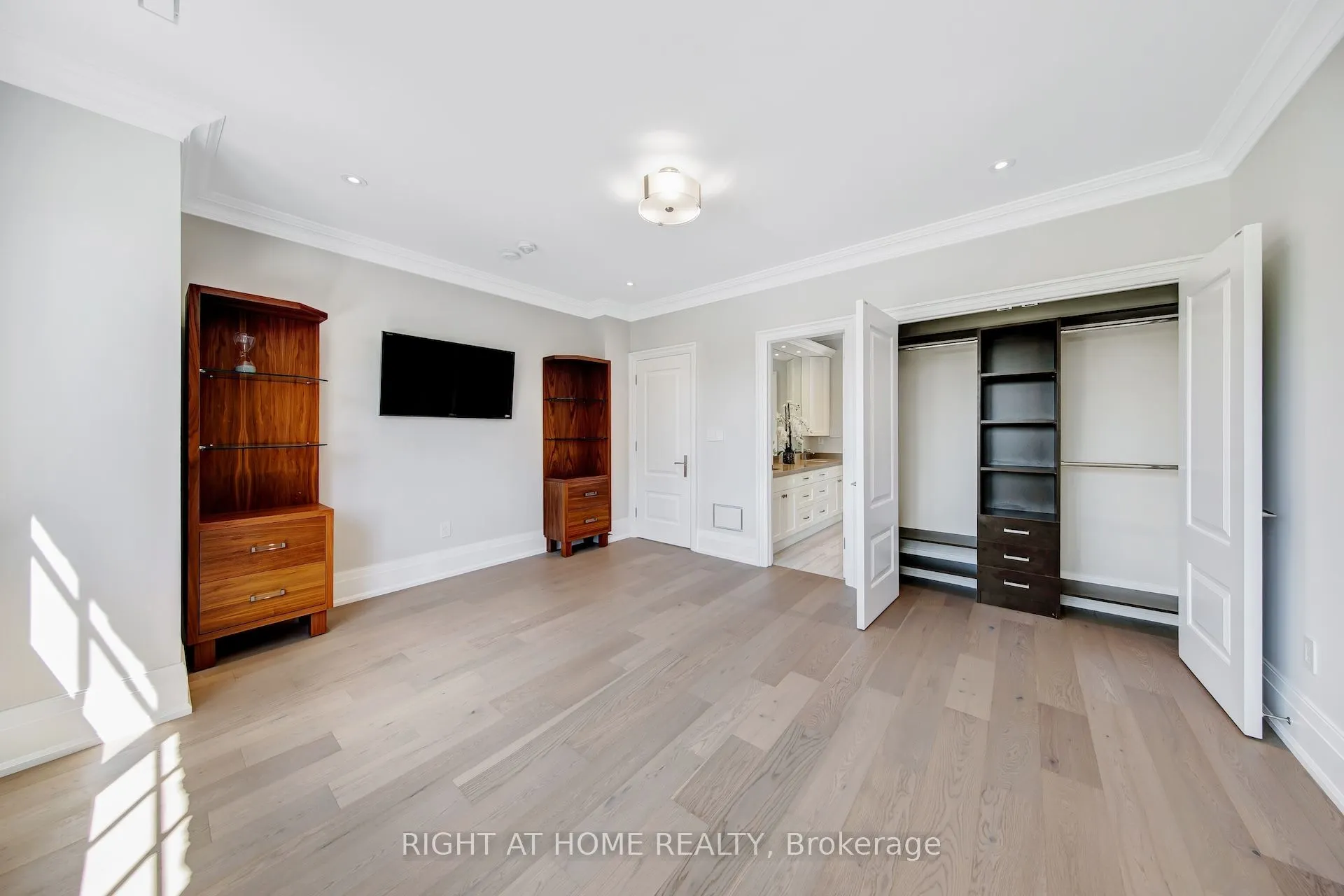 484 Avonwood Drive